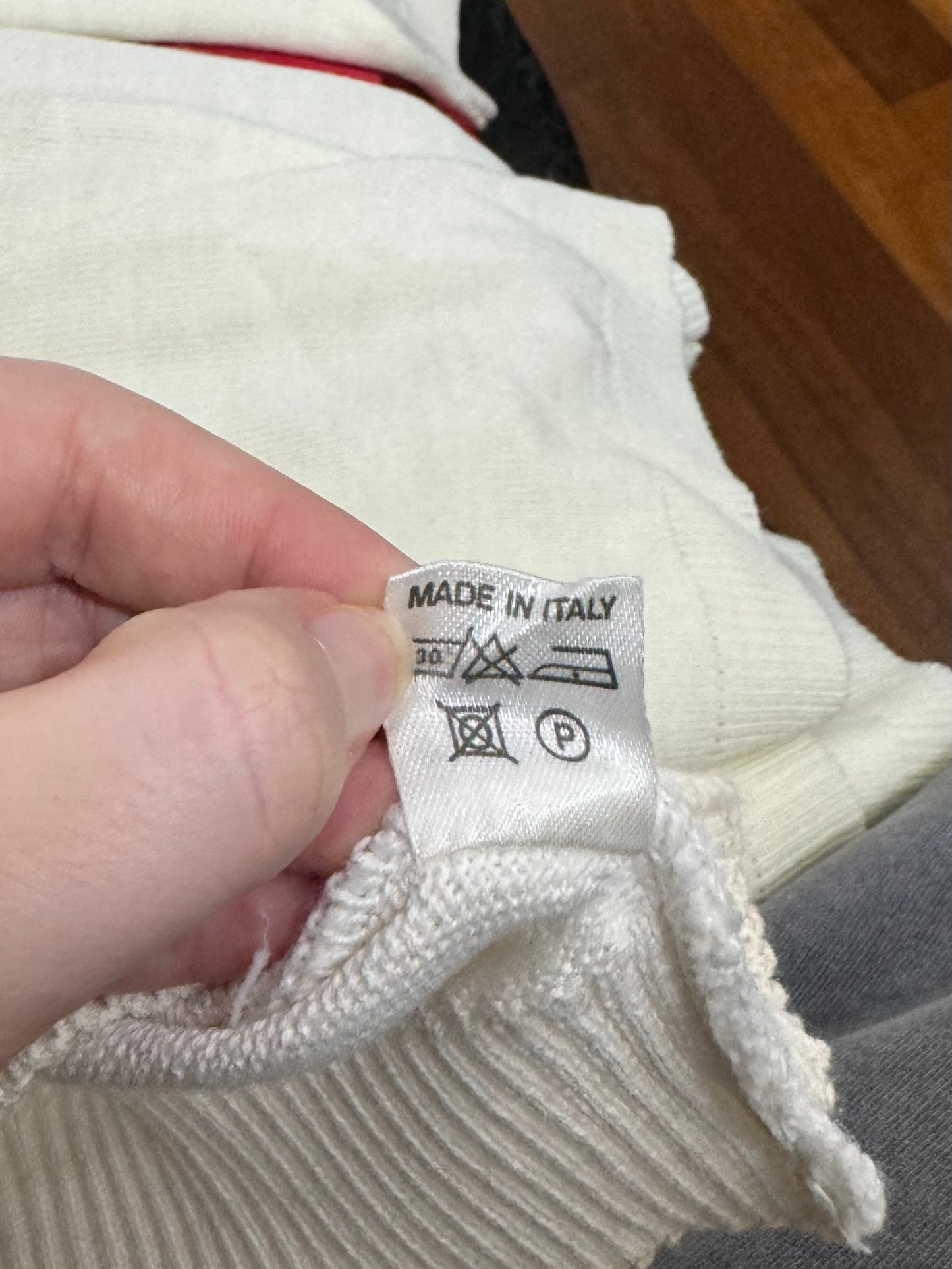 Maglioncino sartoriale bianco ricamato in misto cotone