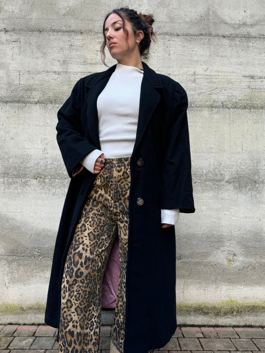 Cappotto lungo monopetto nero in lana, con fodera rosa confetto