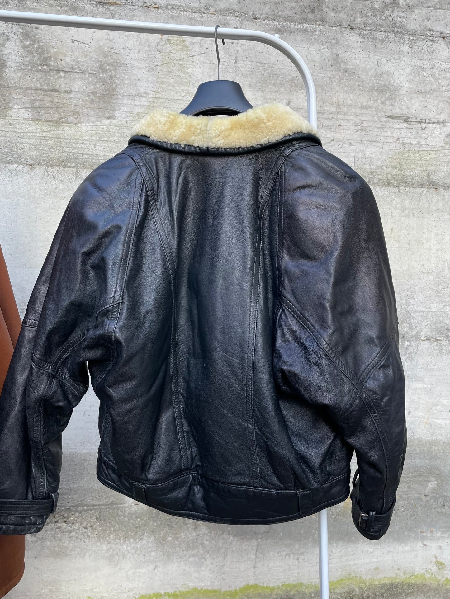 Bomber imbottito in vera pelle nero con collo Shearling burro, rara taglia S uomo