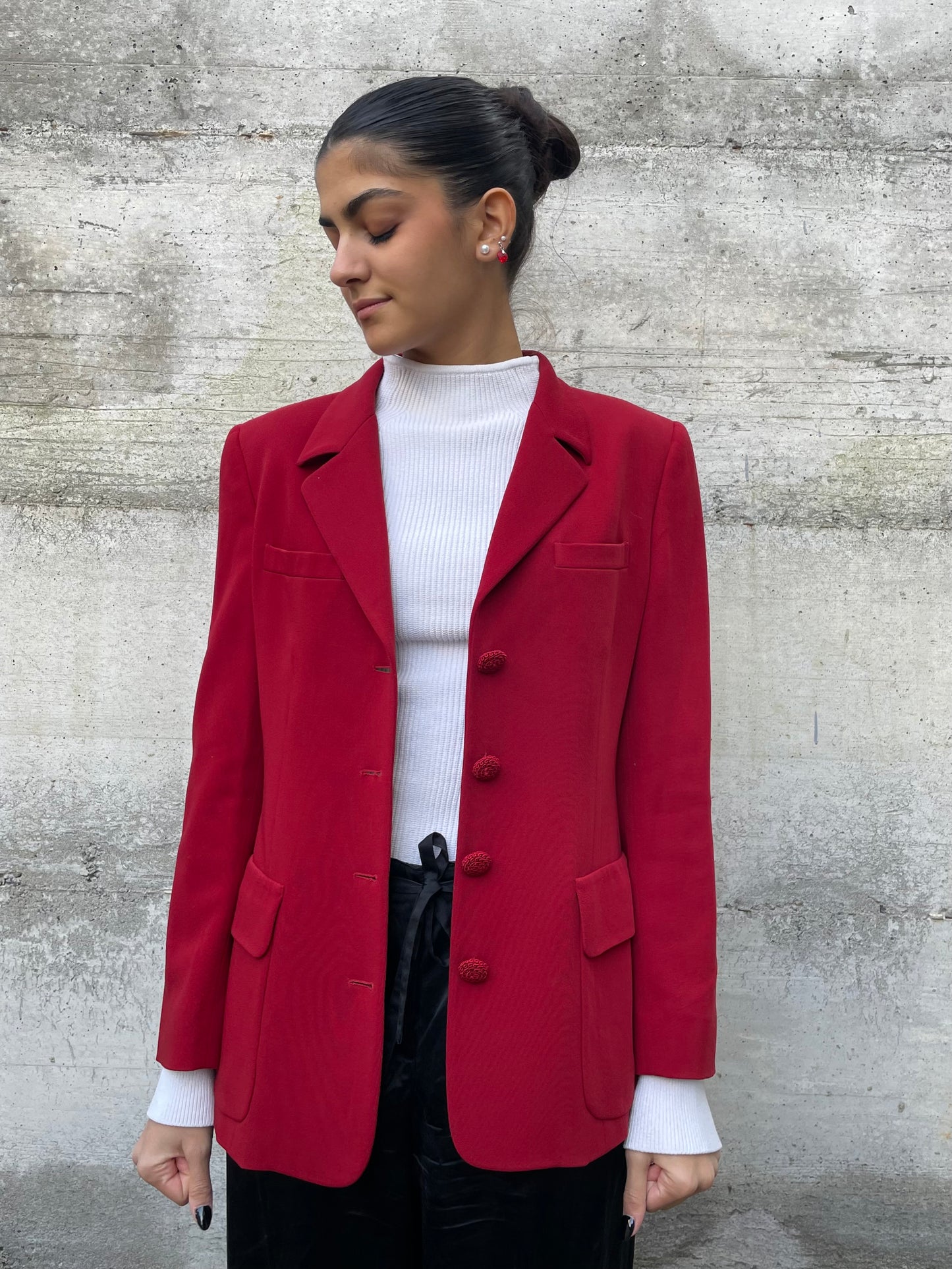 Blazer donna sartoriale ciliegia con bottoni lavorati