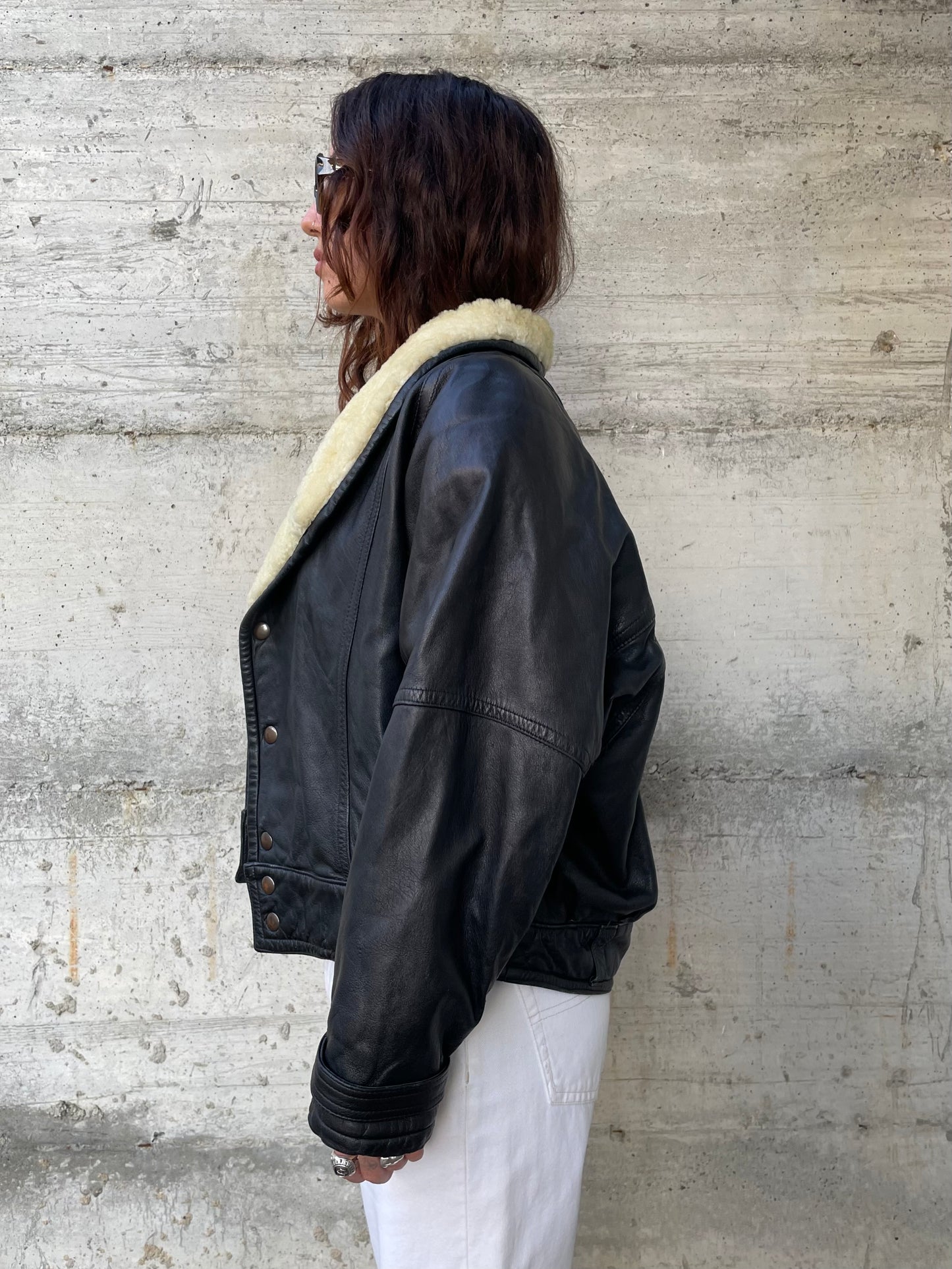 Bomber imbottito in vera pelle nero con collo Shearling burro, rara taglia S uomo