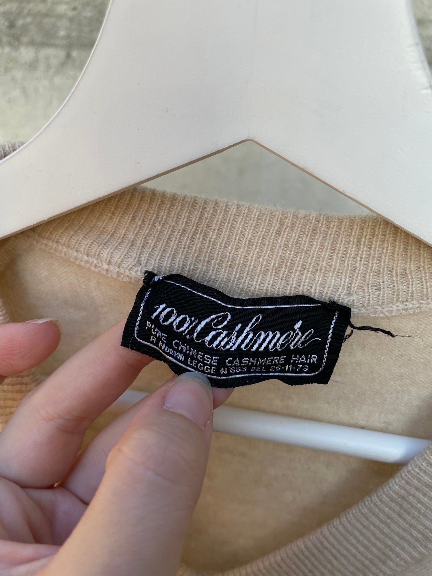 Maglioncino scollo a V sabbia 100% cashmere, taglia M