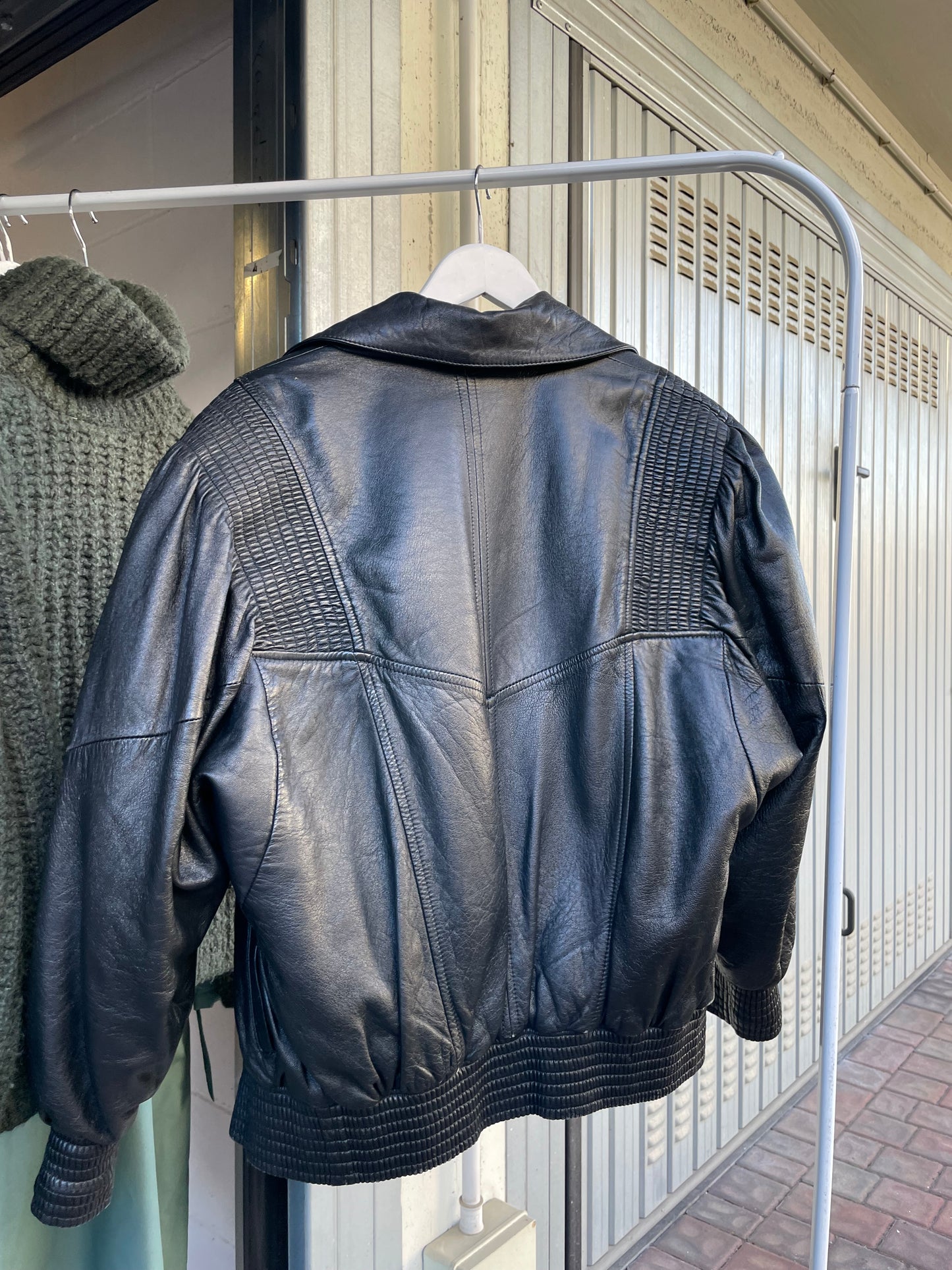 Bomber 80s lavorato in vera pelle nero