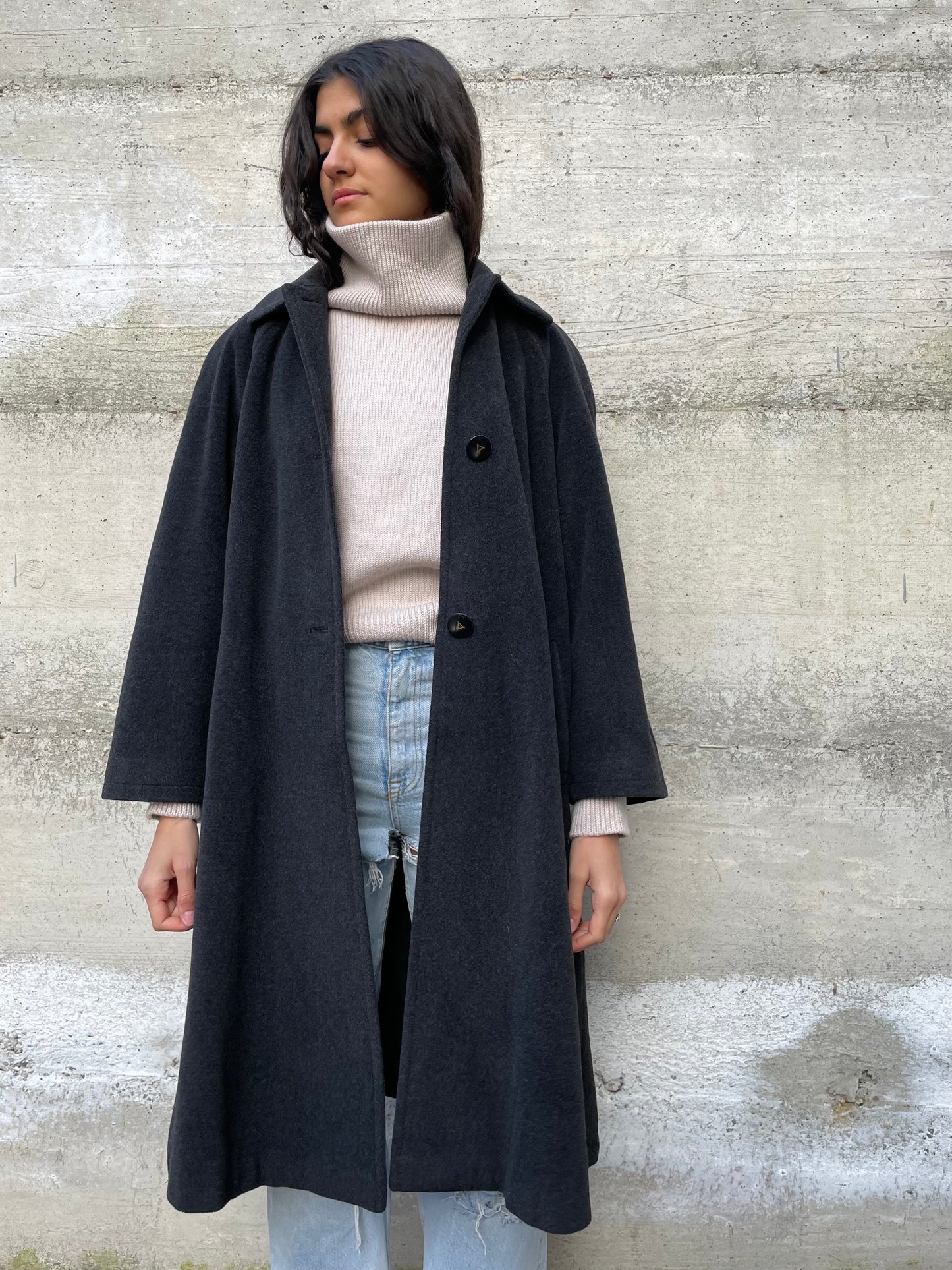 Cappotto sartoriale monopetto grigio scuro 100% lana vergine, in rara taglia 42it