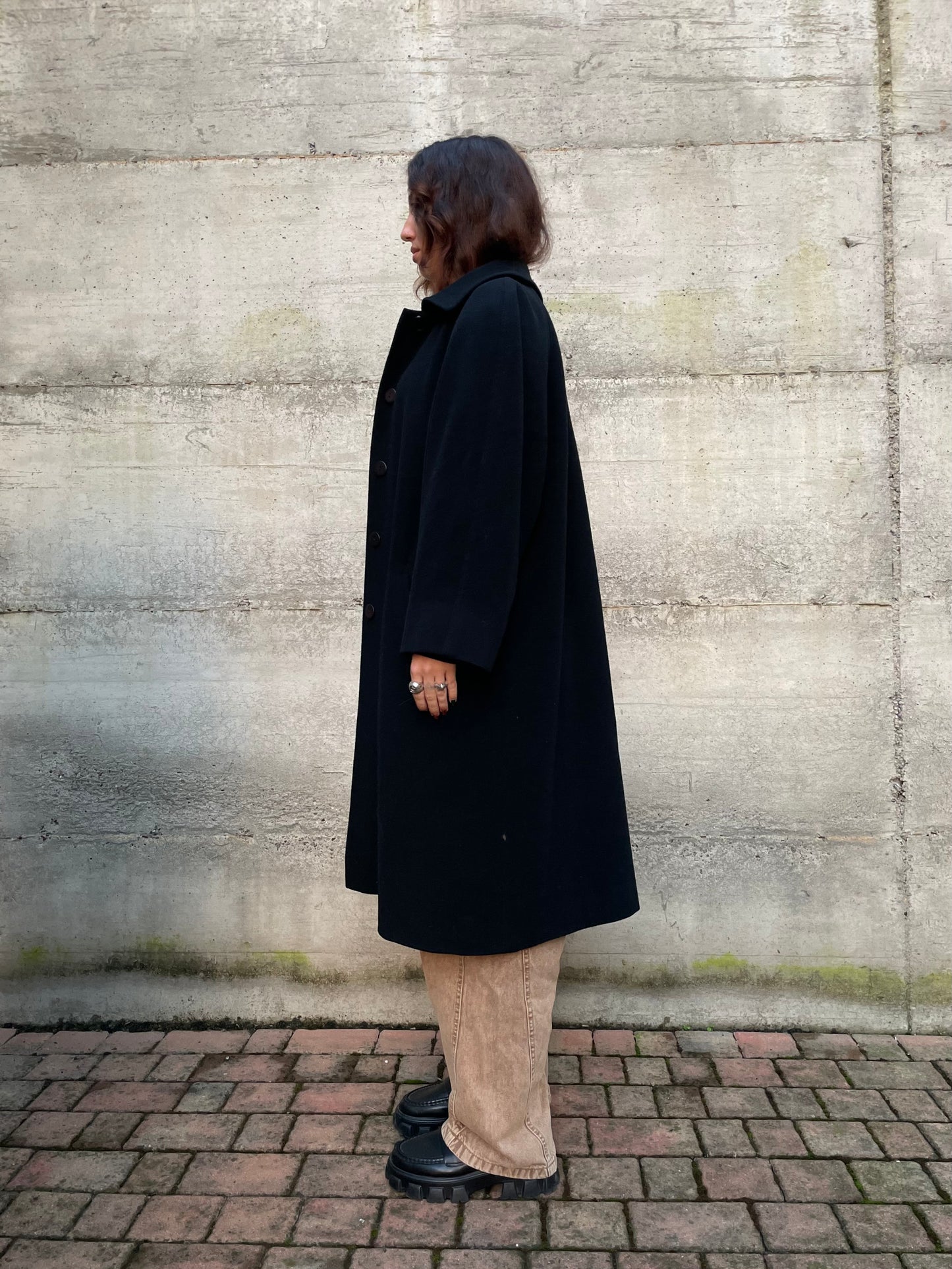 Cappotto nero sartoriale 100% lana vergine, taglia L