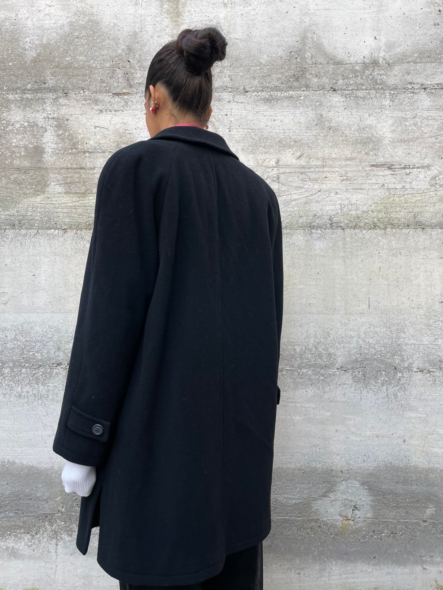 Cappotto nero sartoriale monopetto in pura lana
