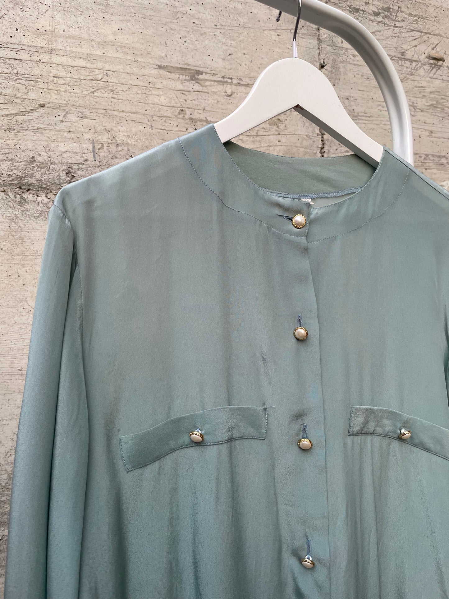 Camicia turchese in misto seta con bottoni gioiello - taglia M