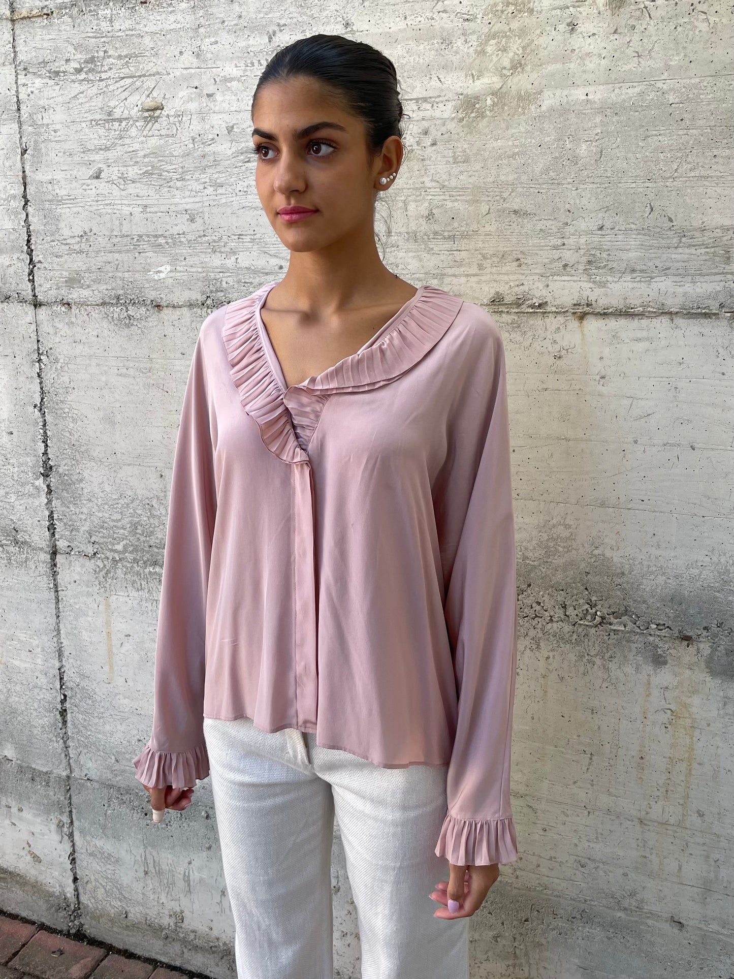Blusa 100% seta scollo a V e balze, rosa antico, taglia L