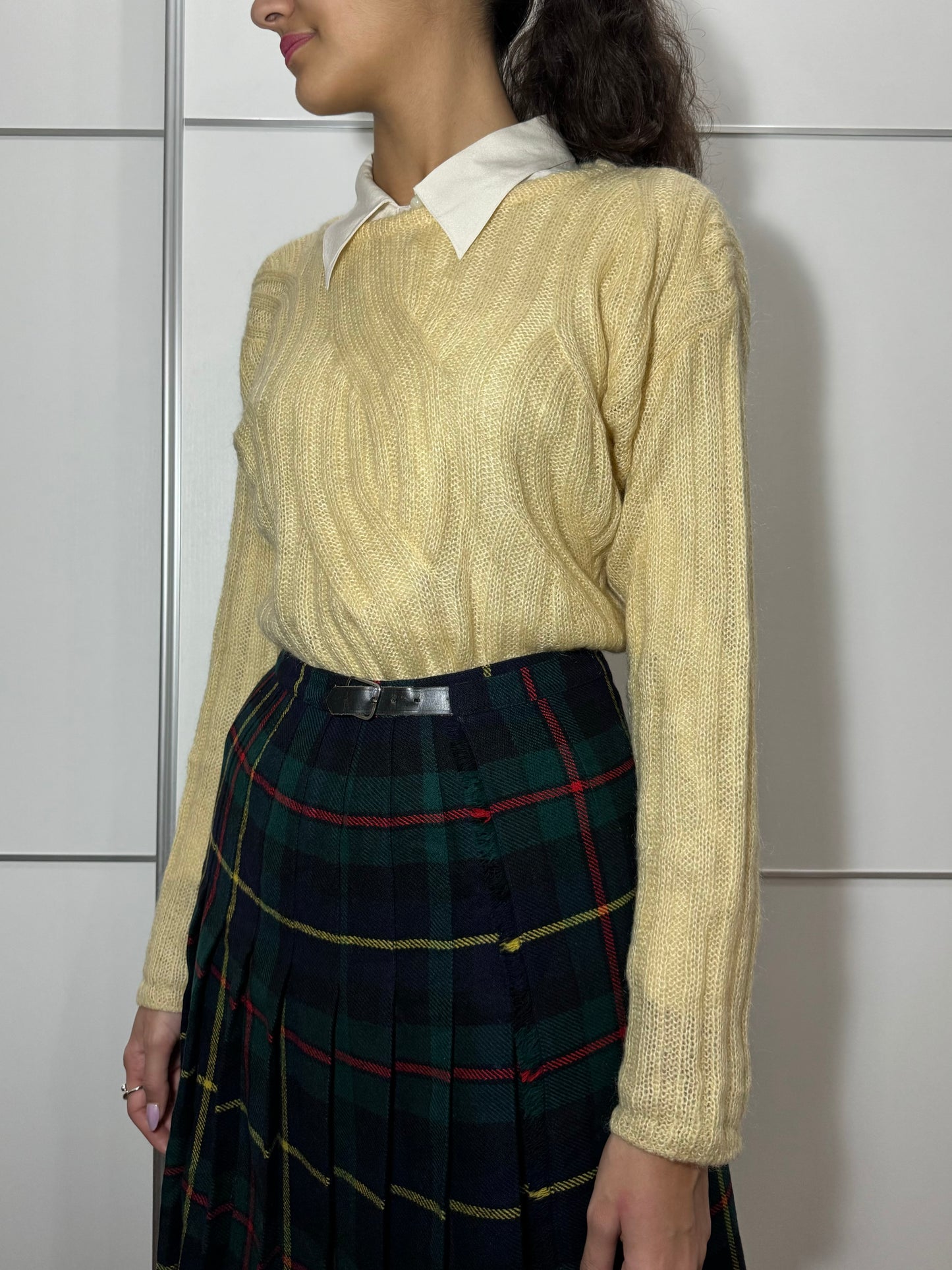 Maglioncino girocollo crochet in lana