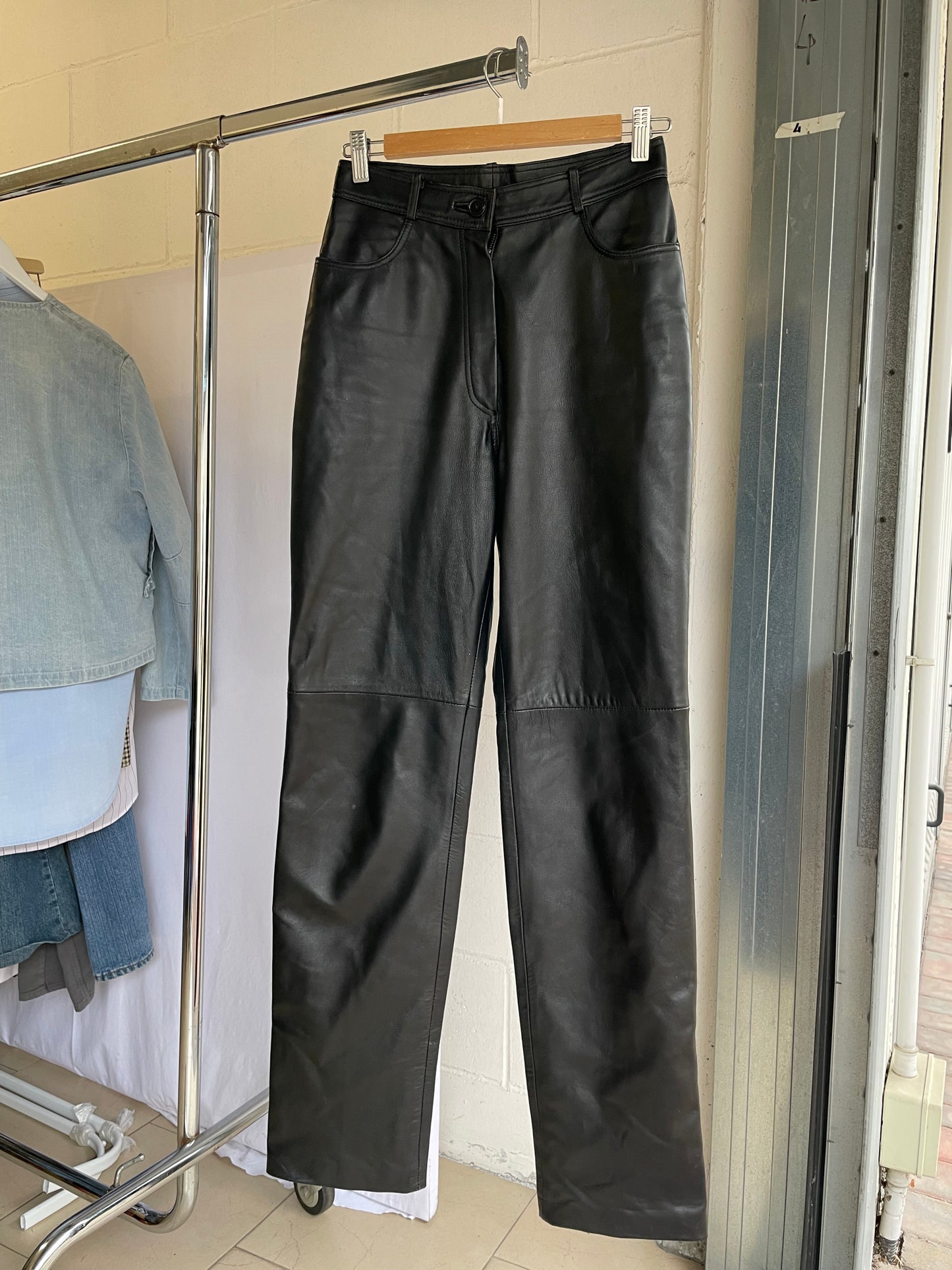 Pantalone vita alta nero in vera pelle - taglia 38/40it (XS/S)