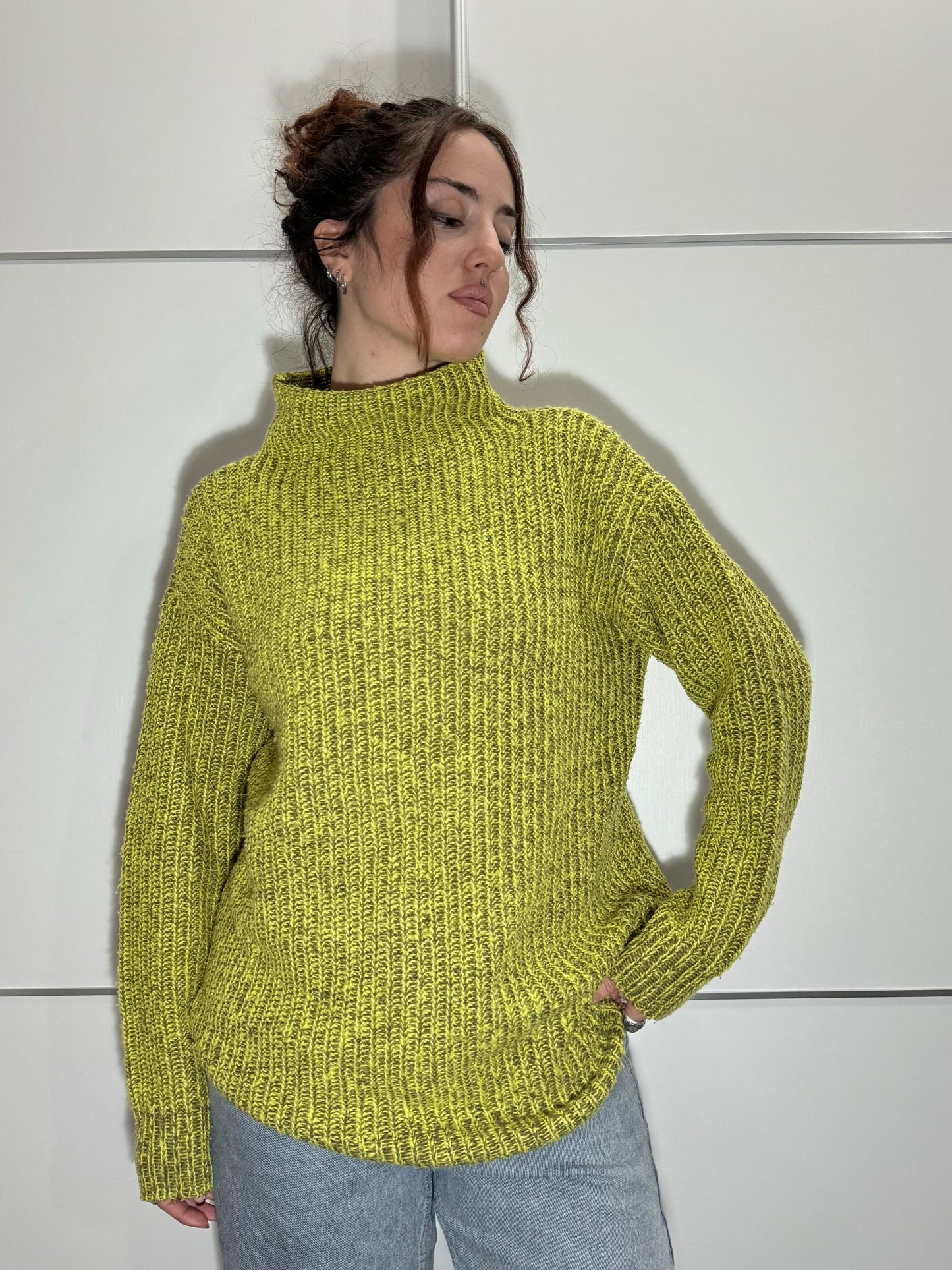 Maglione ampio a collo alto giallo e grigio melange, in misto lana