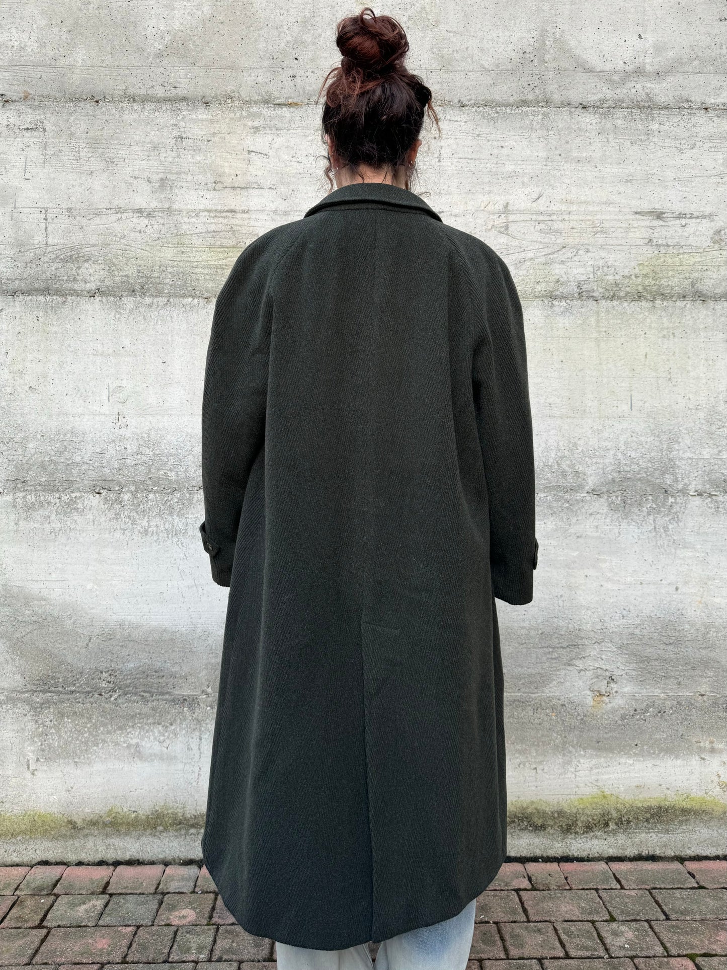 Cappotto donna sartoria Valstar verde scuro spigato, con cintura