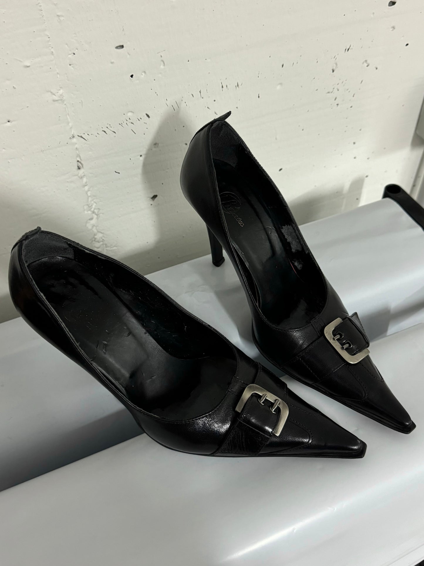 Decolletè vintage in vera pelle nere con fibbia, eu37