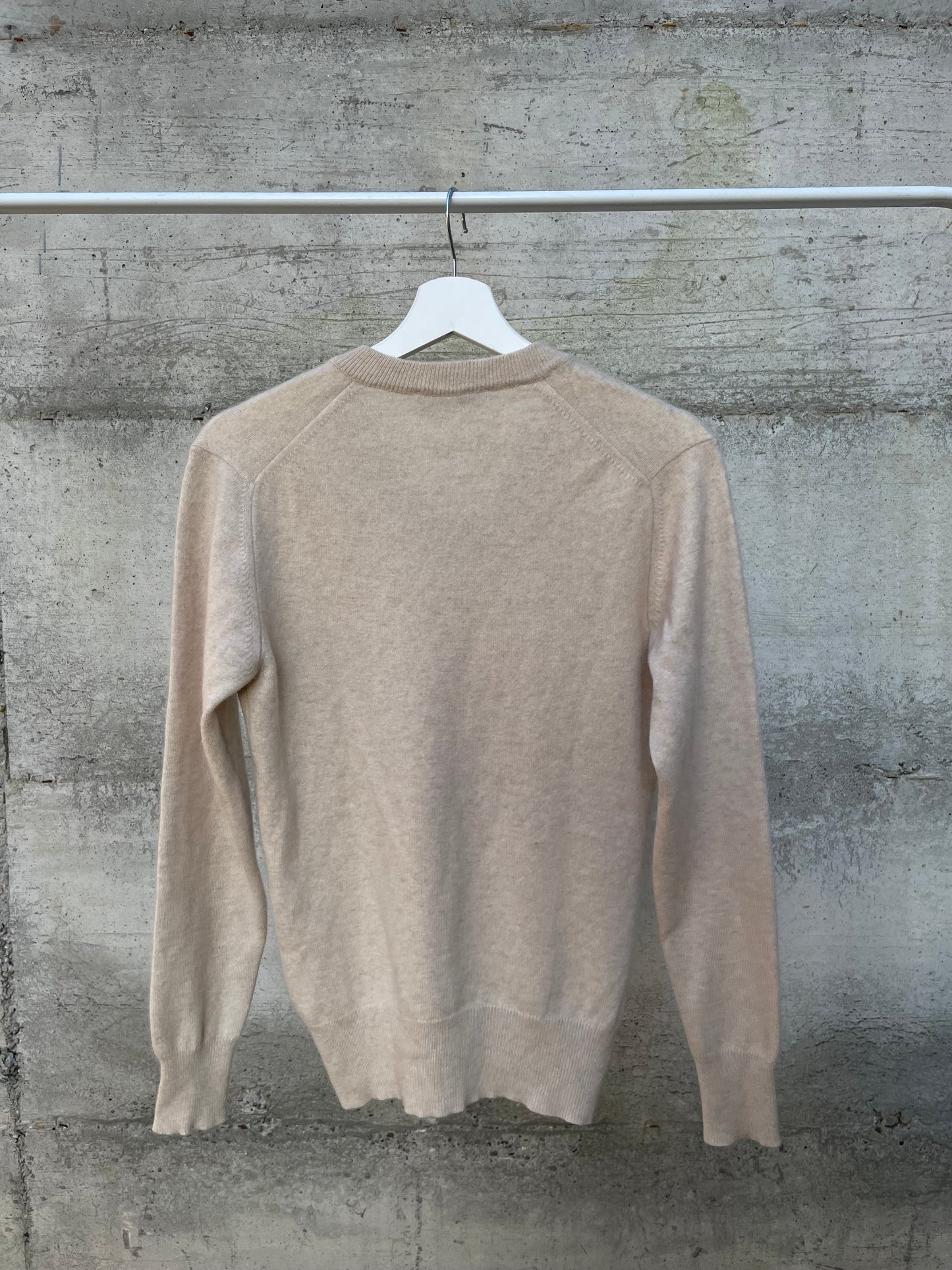 Maglioncino scollo a V sabbia 100% cashmere, taglia M