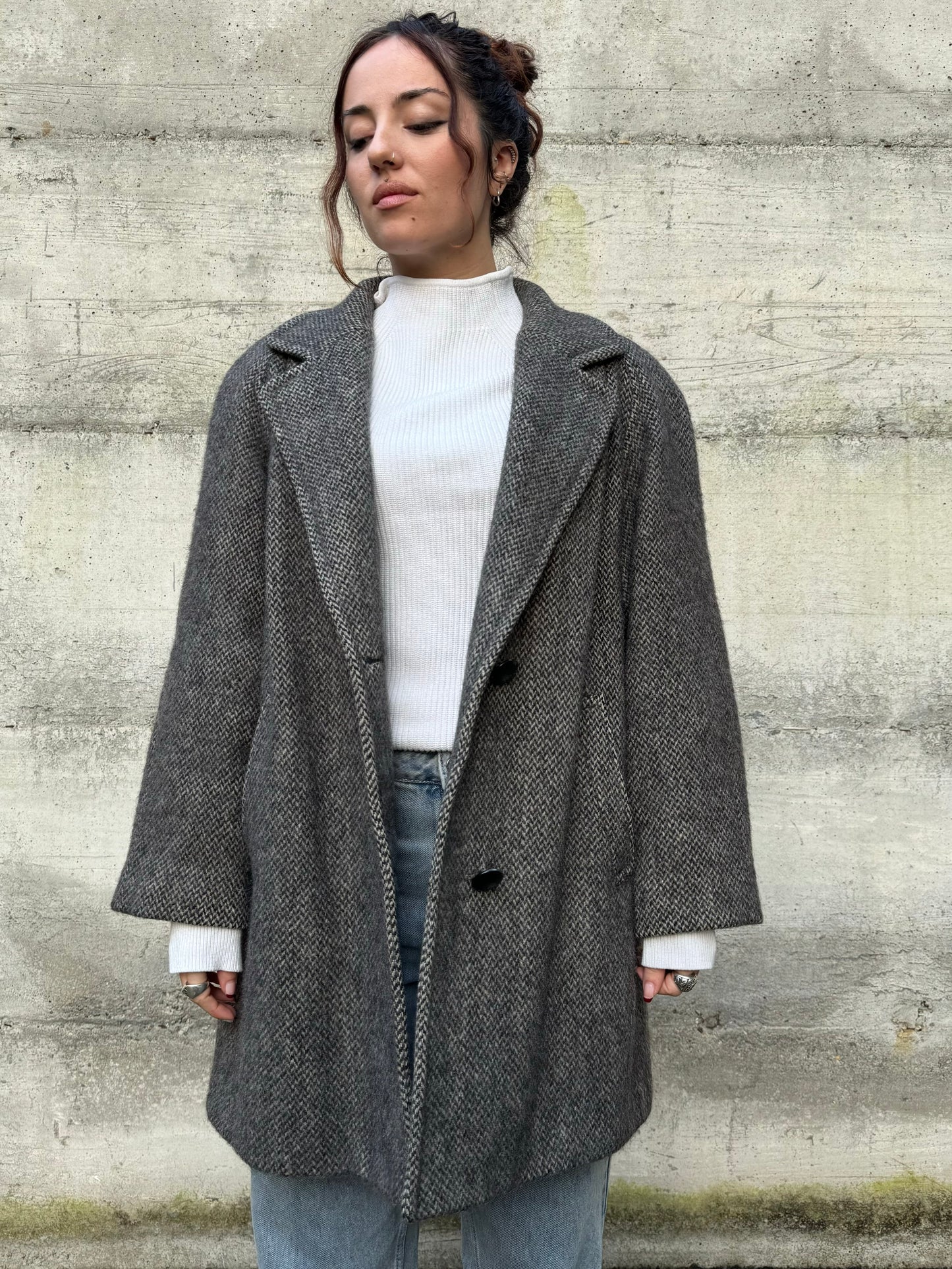 Cappotto corto sartoriale grigio spigato in pura lana vergine