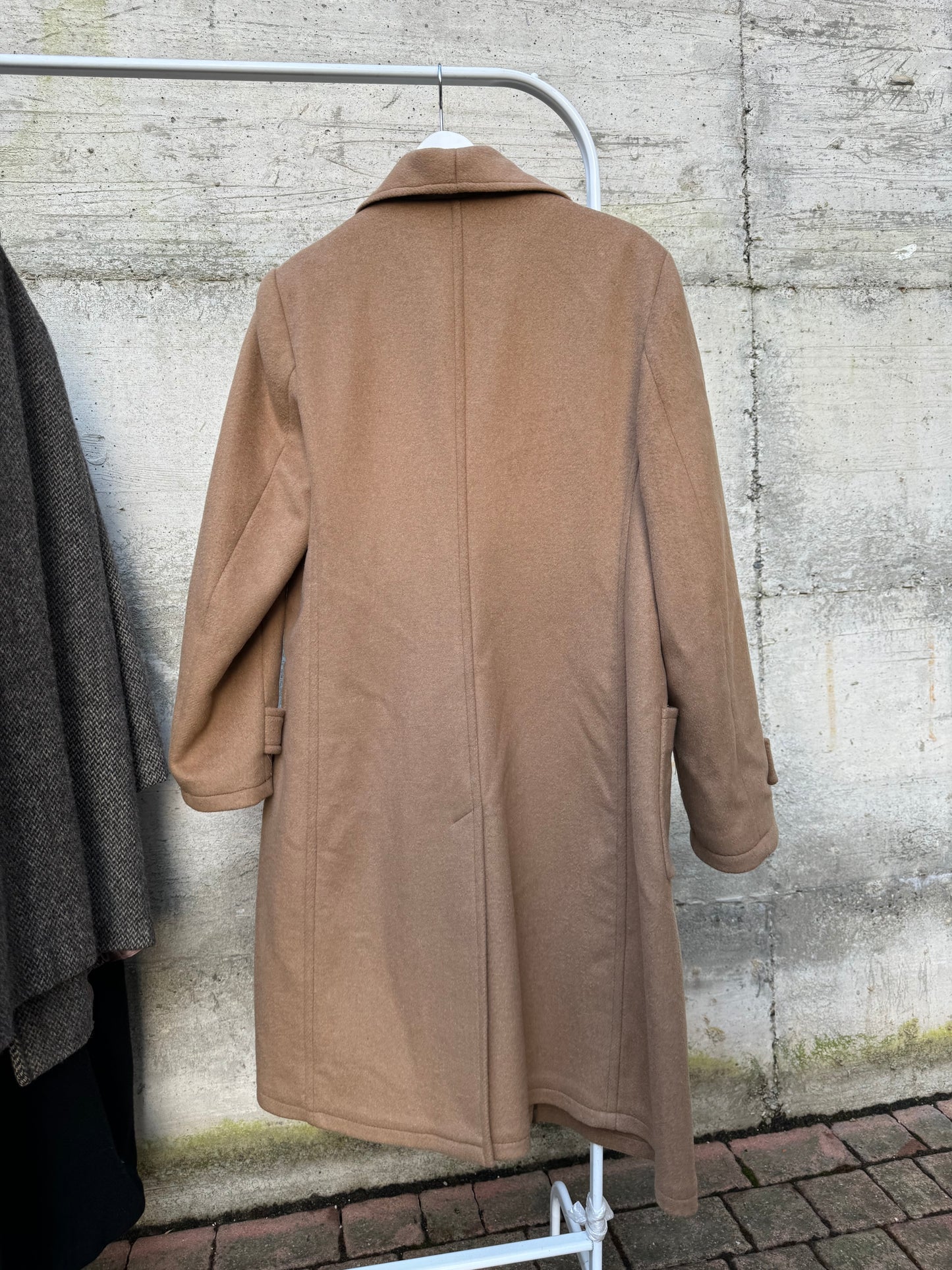 Cappotto donna cammello con alamari in lana vergine