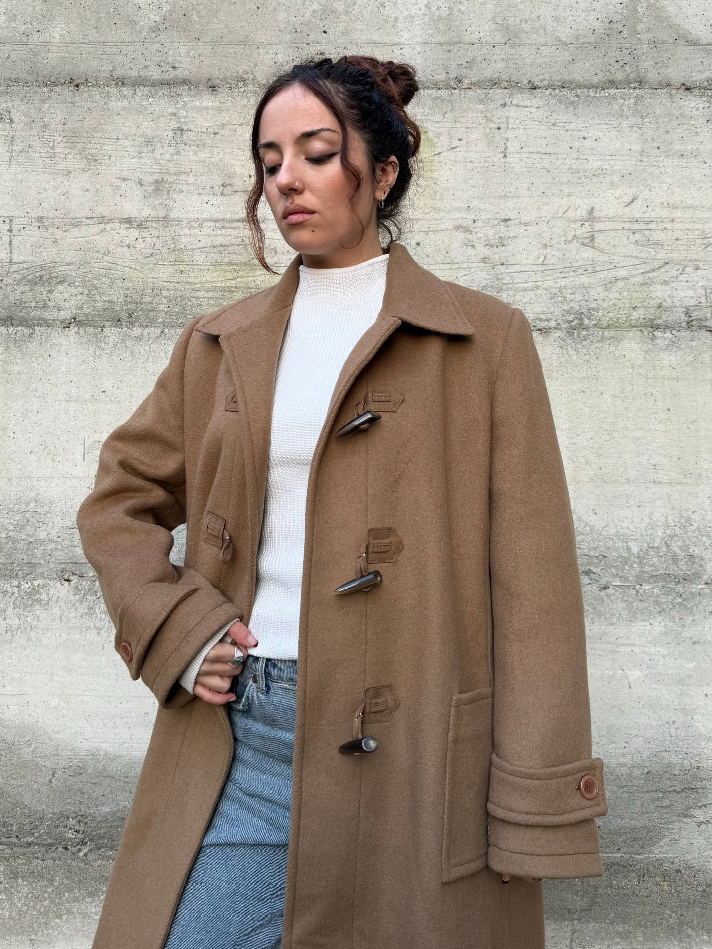 Cappotto donna cammello con alamari in lana vergine