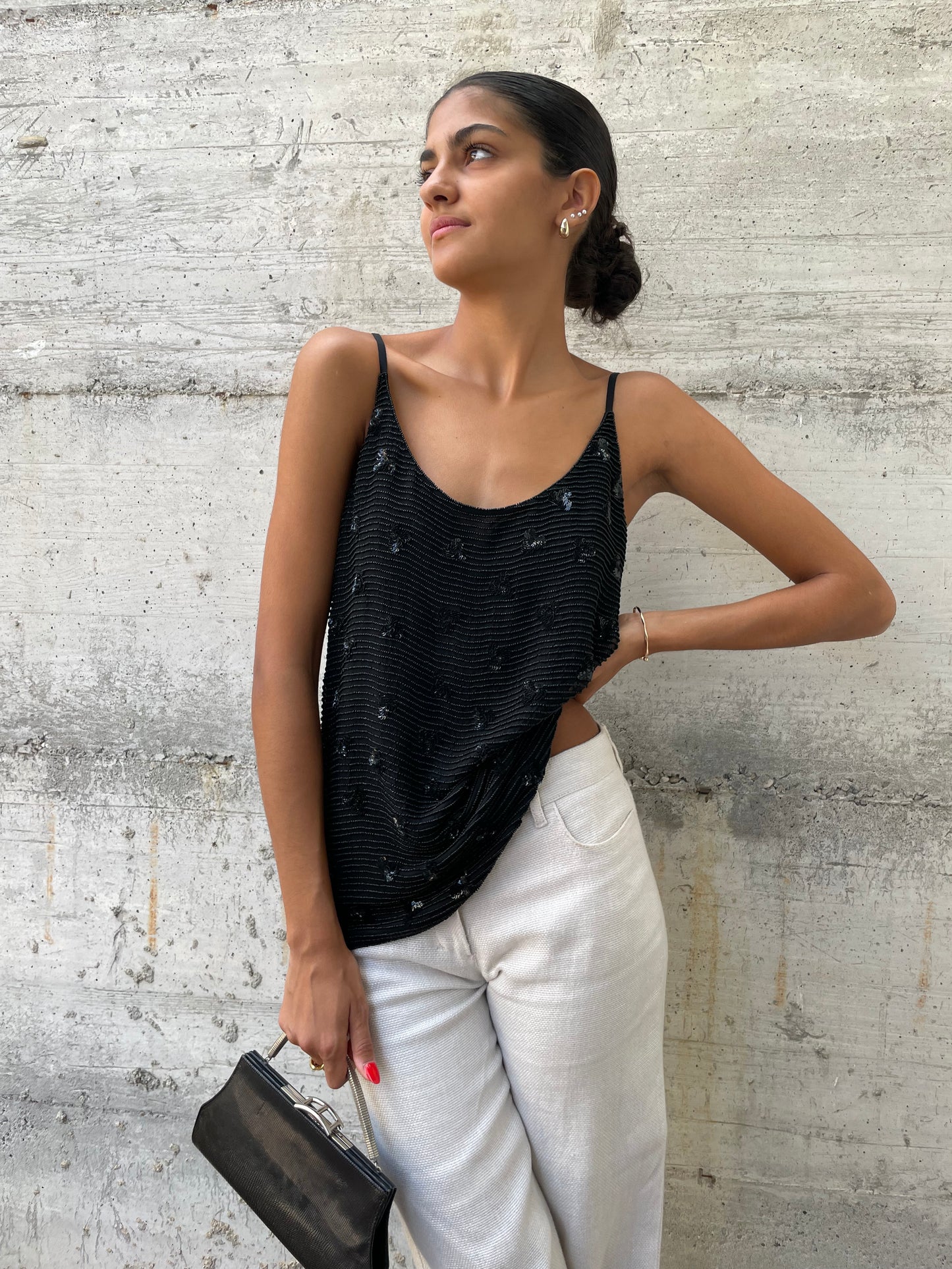 Top sartoriale MANI nero ricamato a mano - taglia M