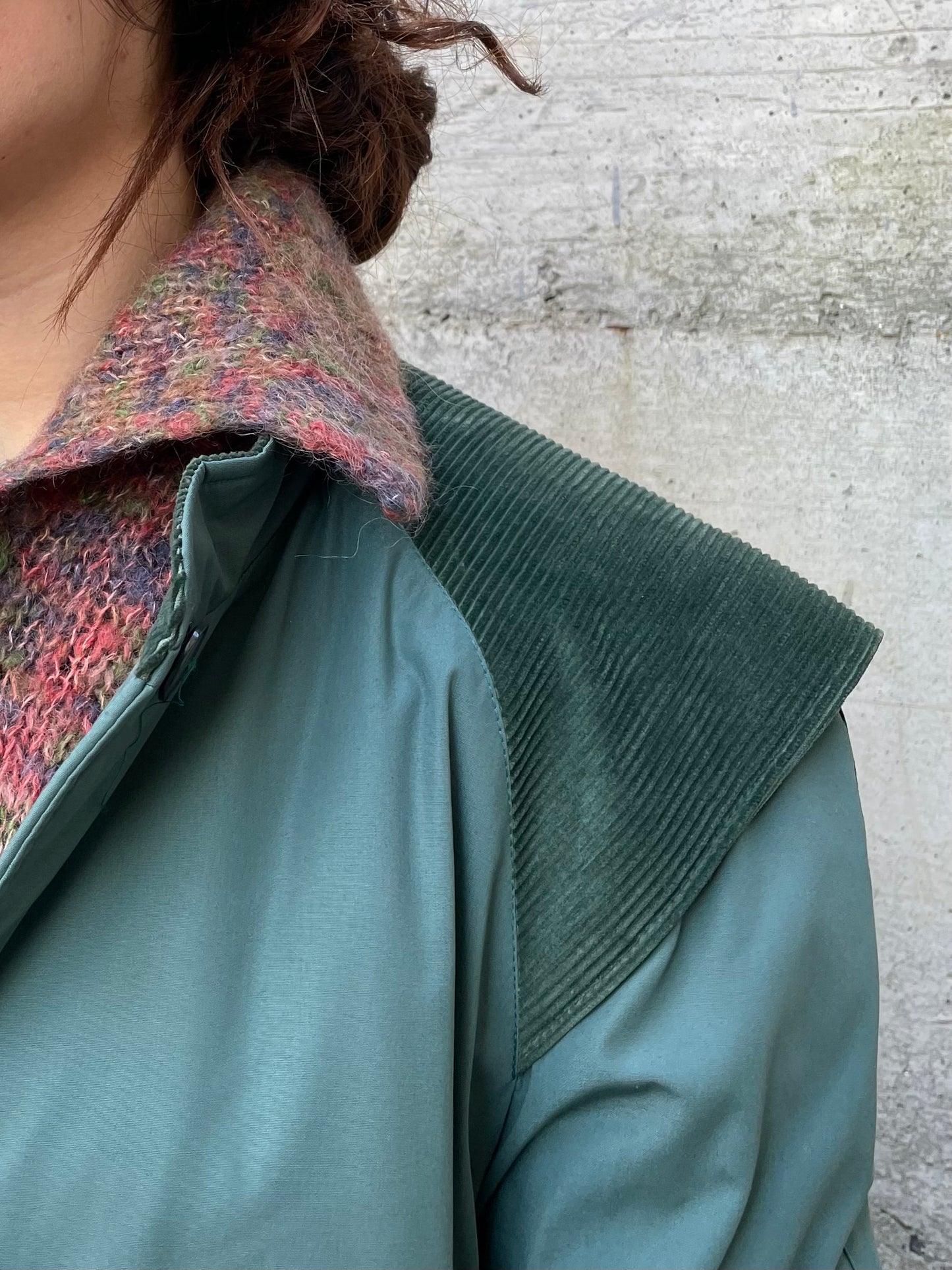 Trenchcoat invernale imbottito con cintura