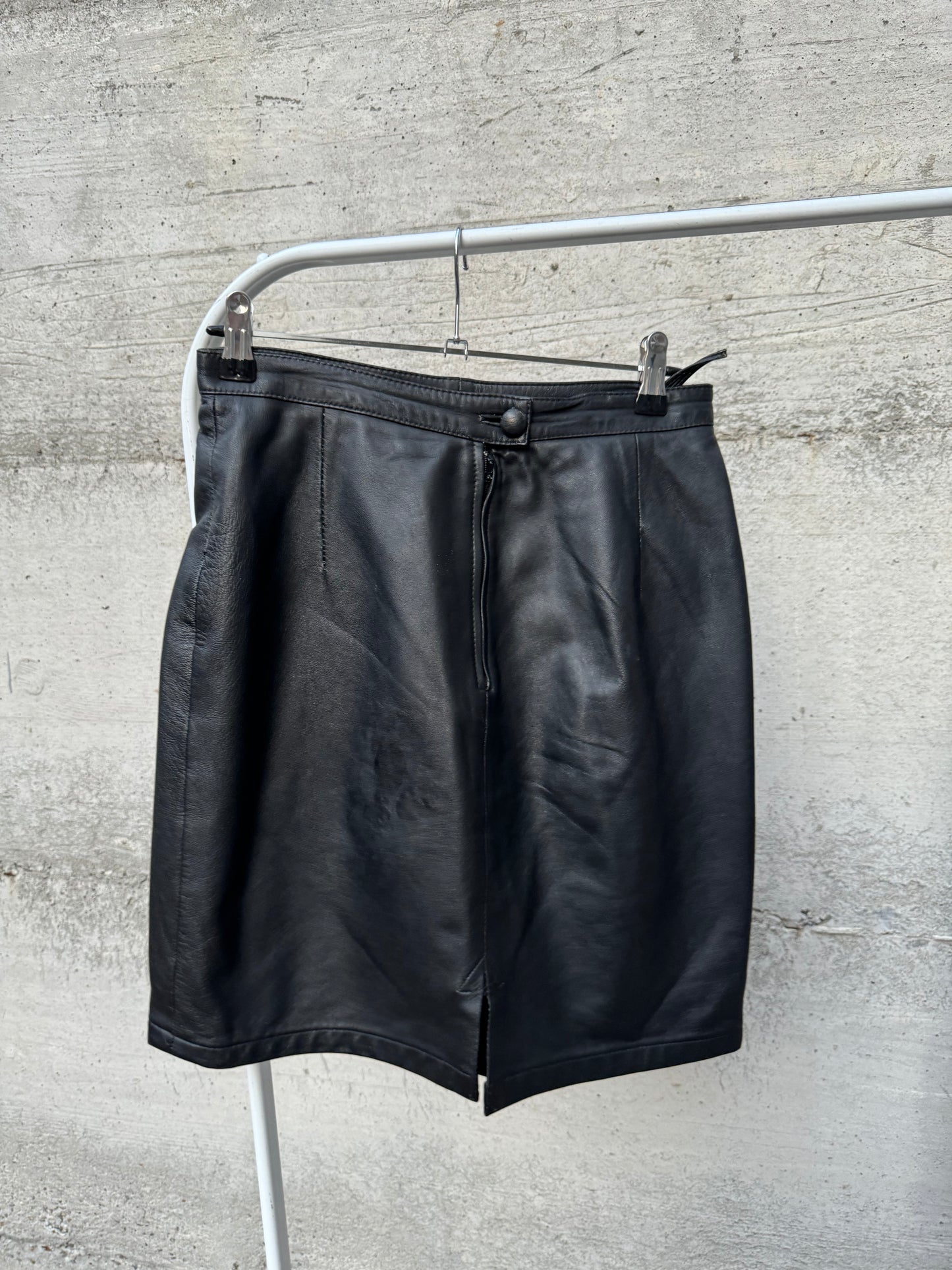 Minigonna in vera pelle, taglia 40it