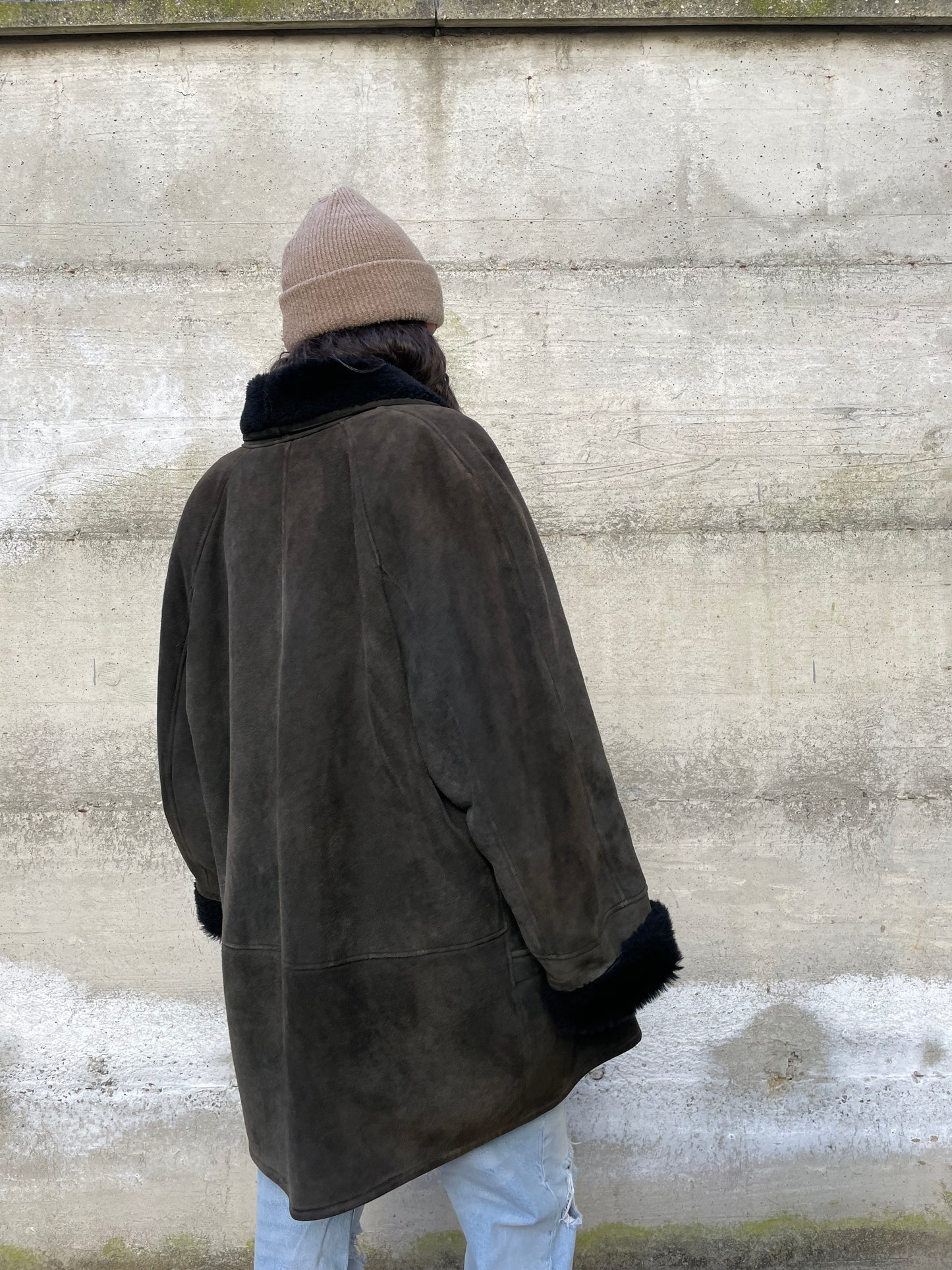 Montone Shearling scamosciato nero tendente al verde, pelo raso nero, taglia 52it uomo