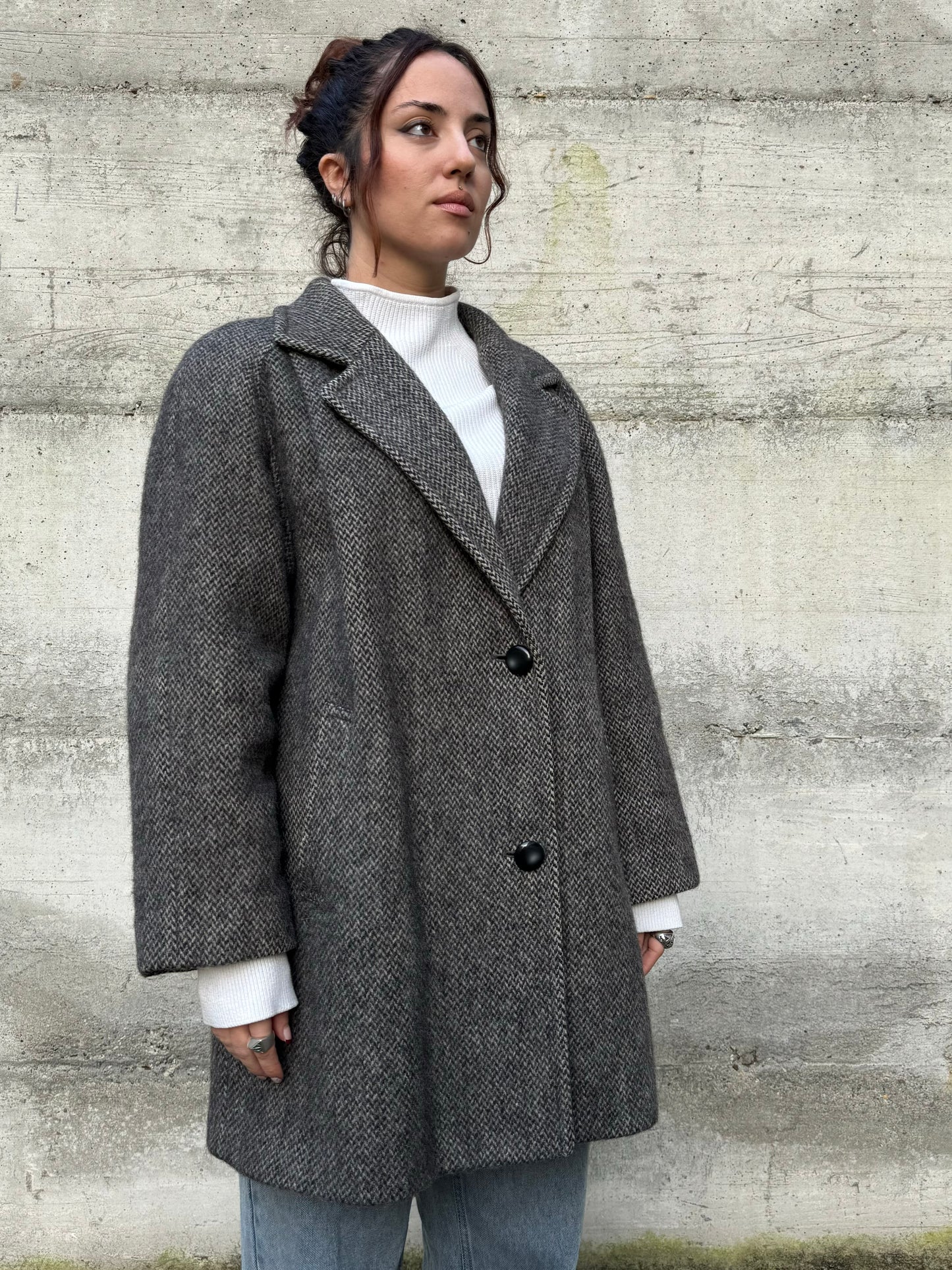 Cappotto corto sartoriale grigio spigato in pura lana vergine