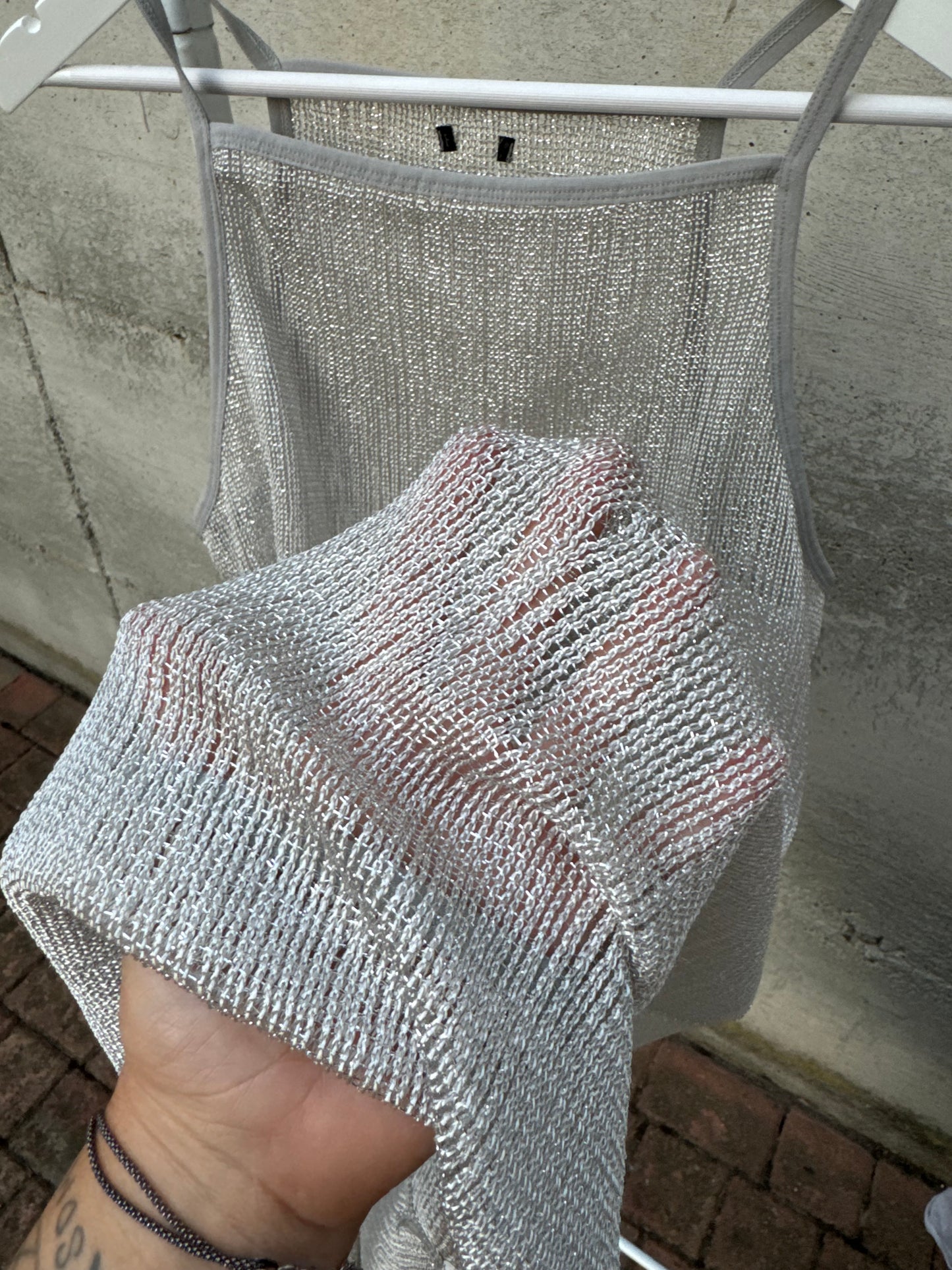 Abitino a rete semitrasparente argento, taglia M