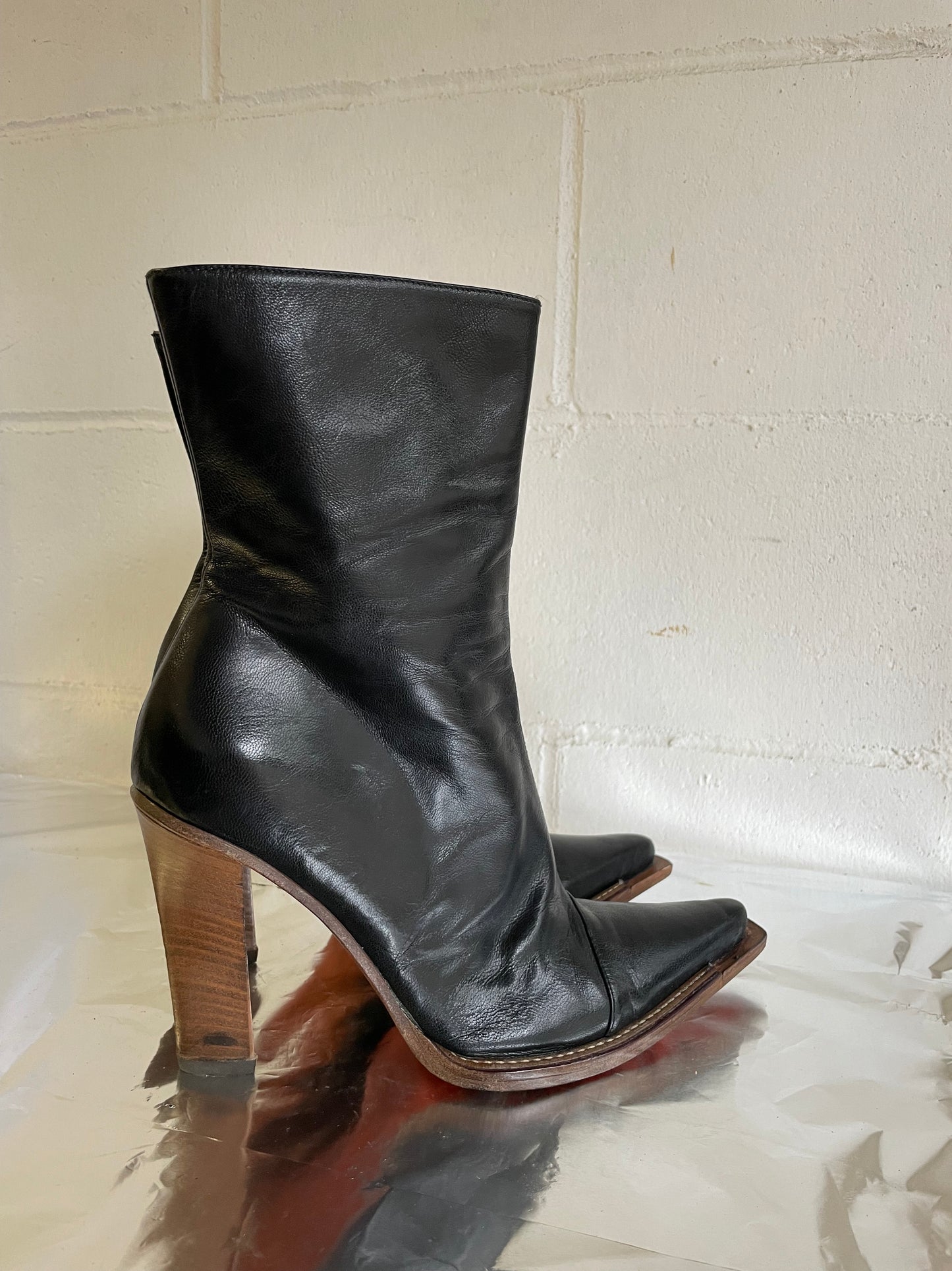 EU 40 - Ankle boots vera pelle neri a punta, tacco grosso 10cm