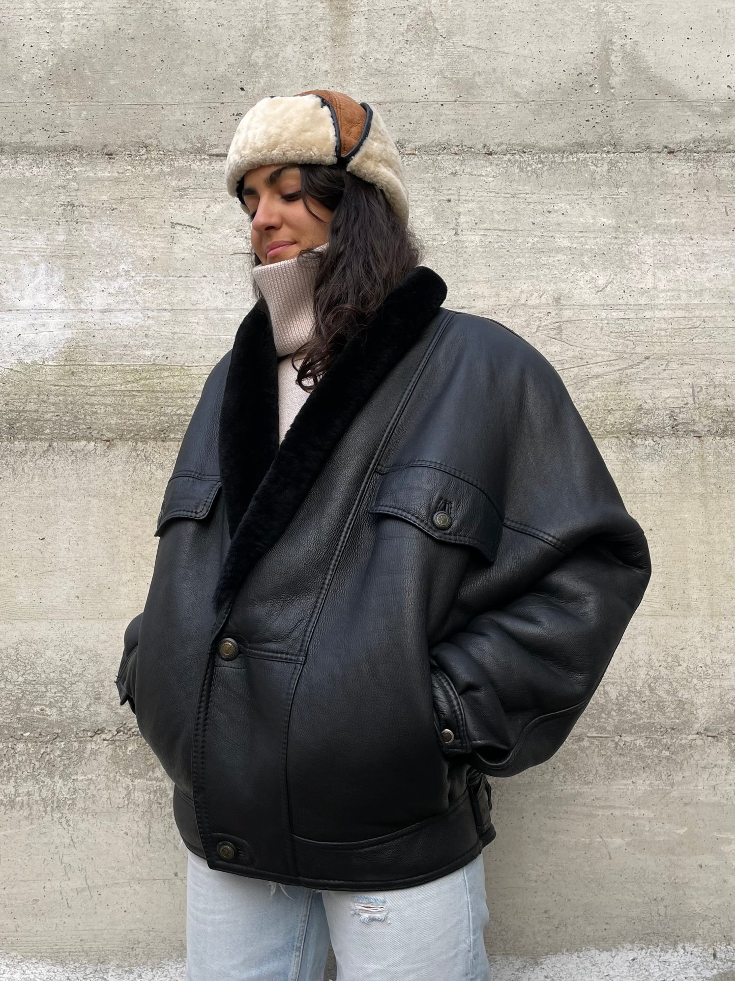 Montone originale Shearling modello bomber, esterno in pelle e interno a pelo raso