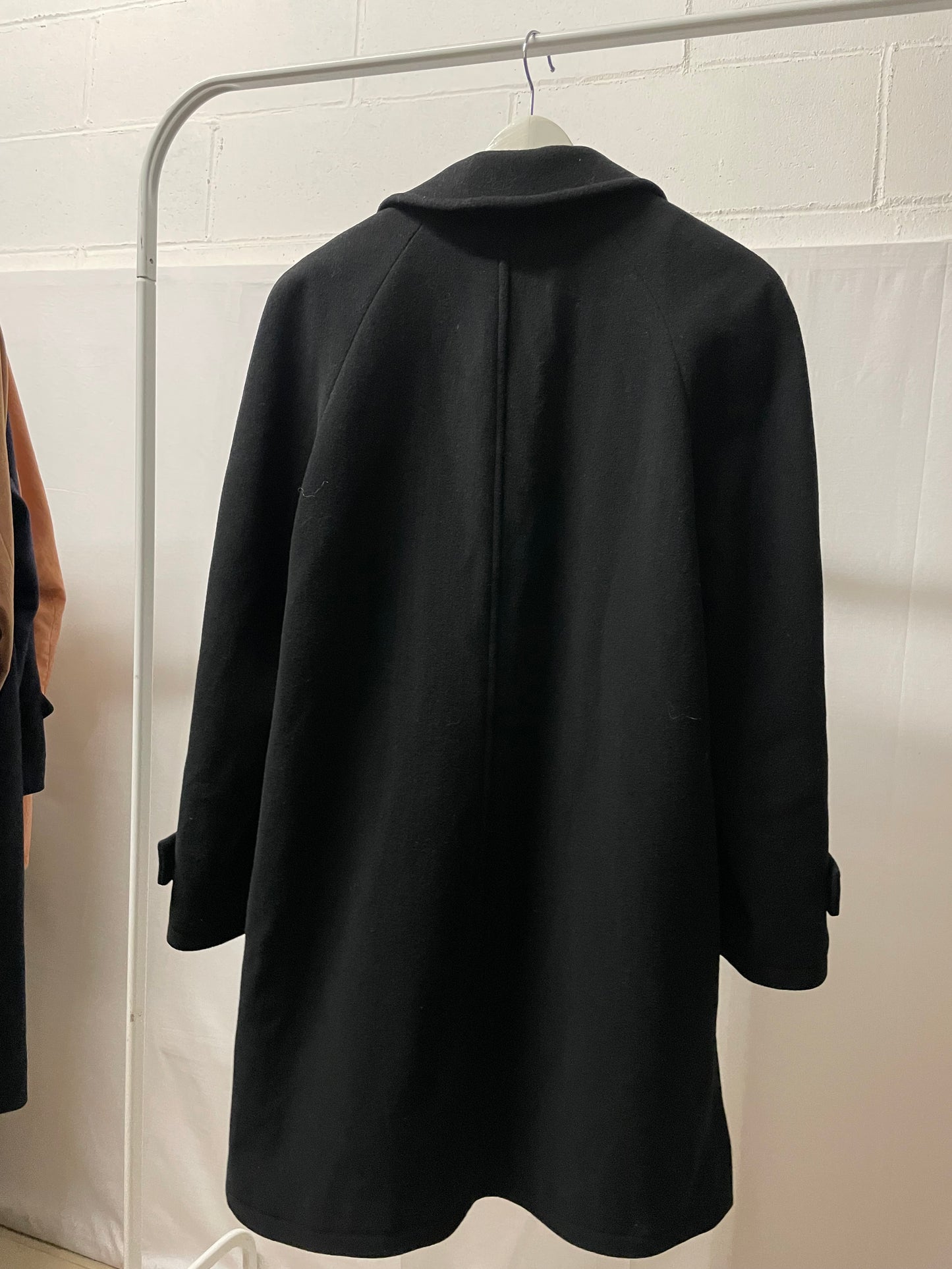 Cappotto nero sartoriale monopetto in pura lana