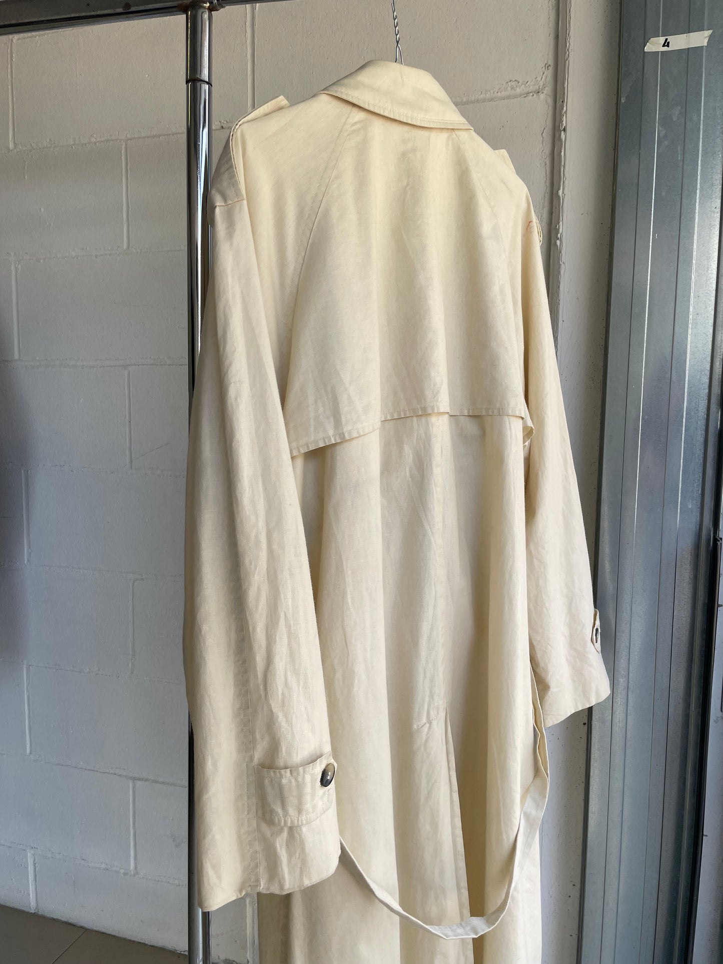 Trenchcoat crema in cotone Andrea Silardi