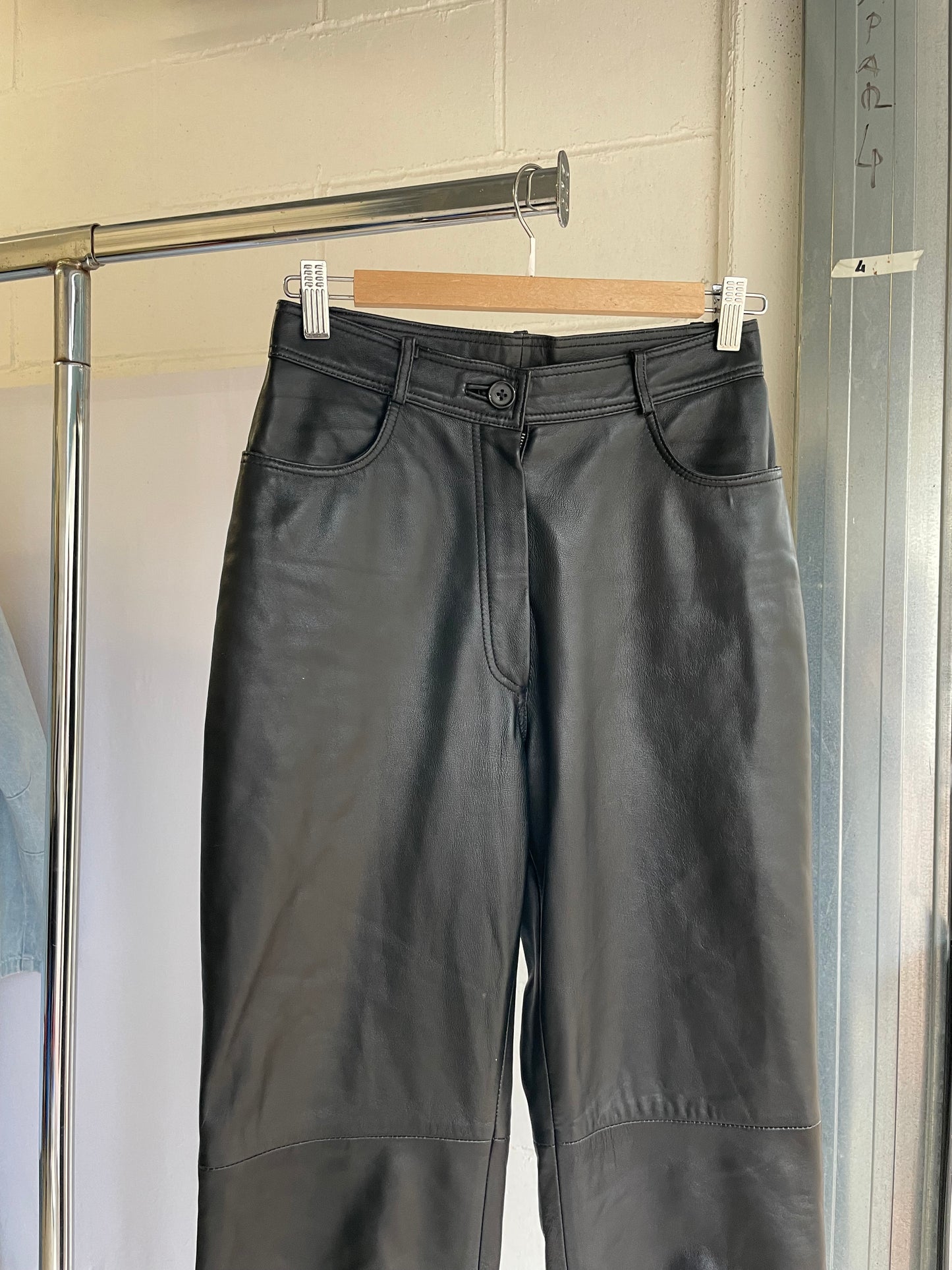 Pantalone vita alta nero in vera pelle - taglia 38/40it (XS/S)