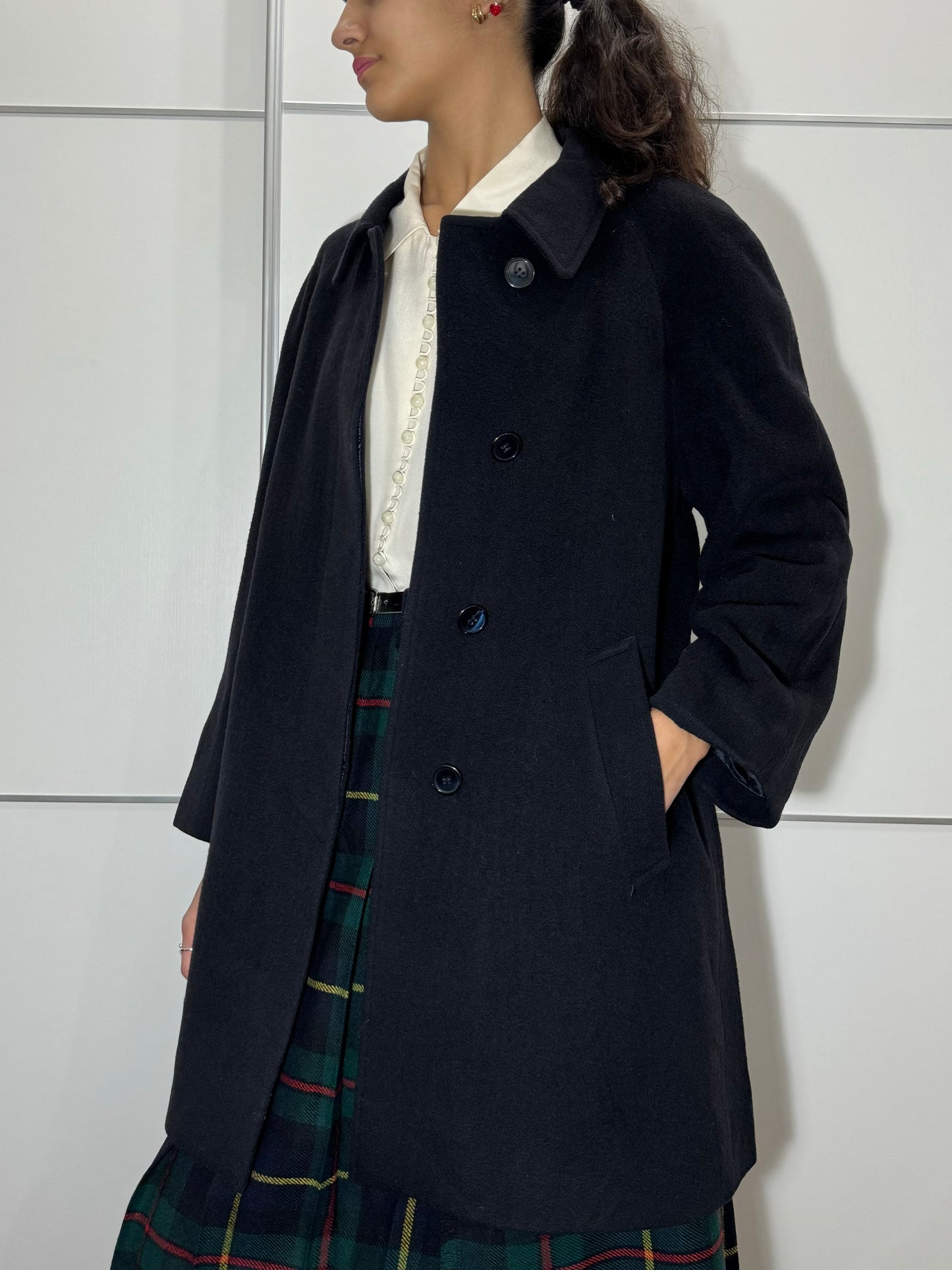 Cappotto corto sartoriale blu notte in pura lana vergine