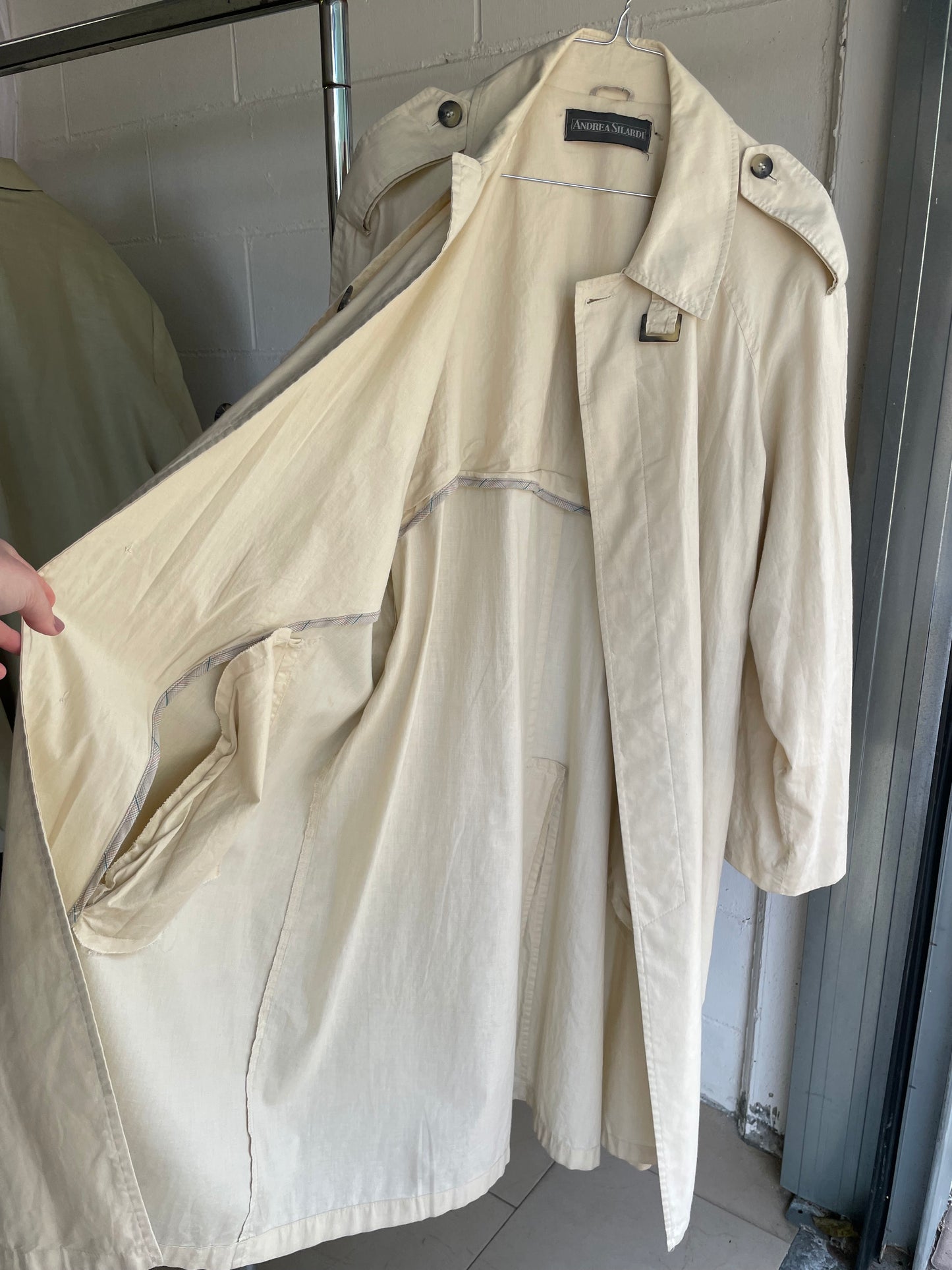 Trenchcoat crema in cotone Andrea Silardi