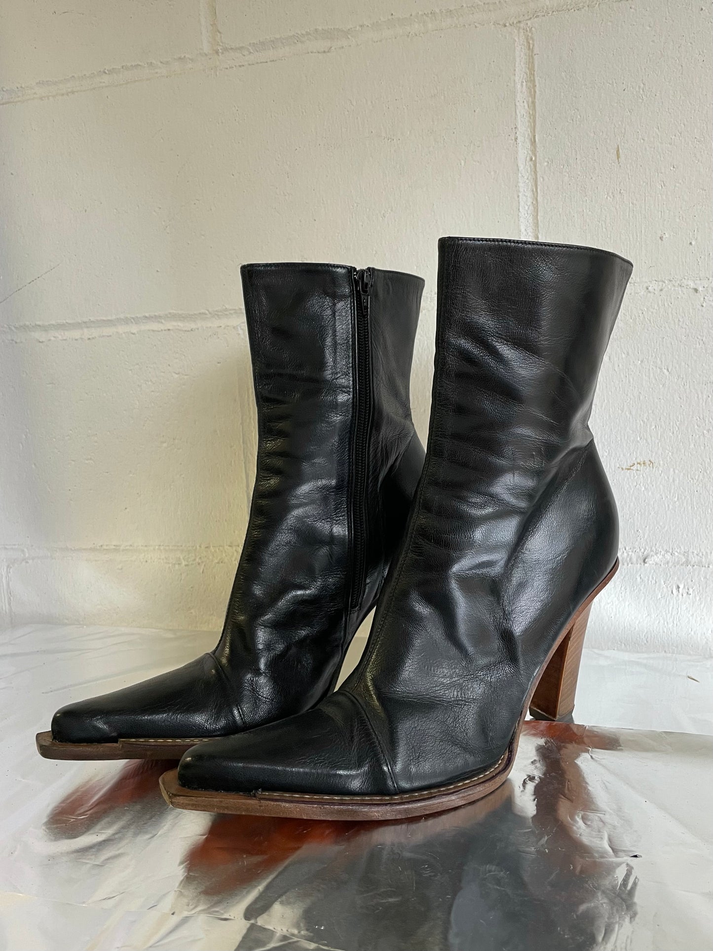 EU 40 - Ankle boots vera pelle neri a punta, tacco grosso 10cm