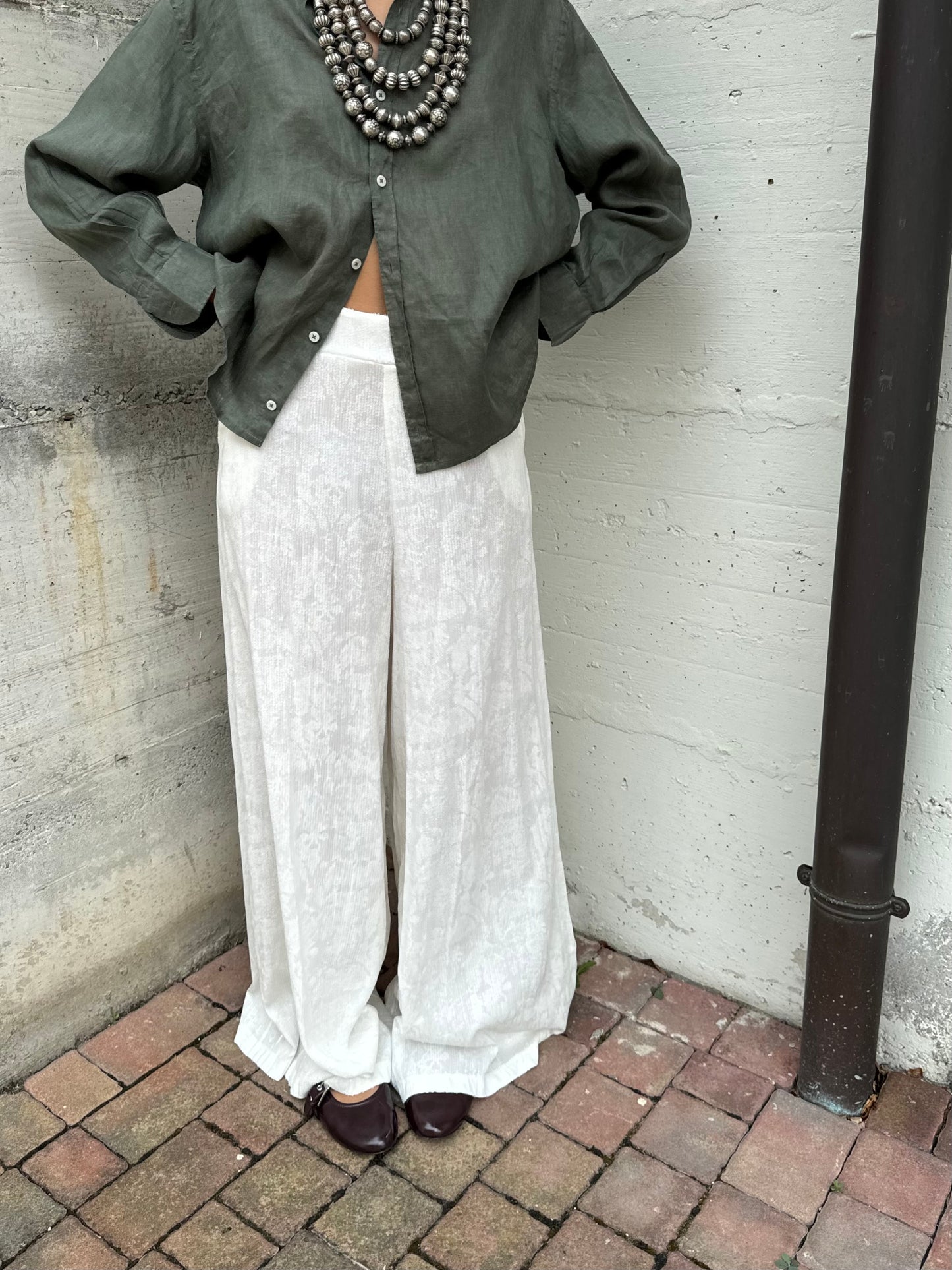 Pantapalazzo bianco lavorato con paillettes in misto viscosa, taglia M