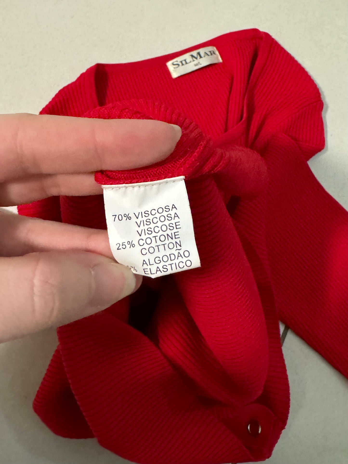 Maglia stretch a costine in misto viscosa e cotone