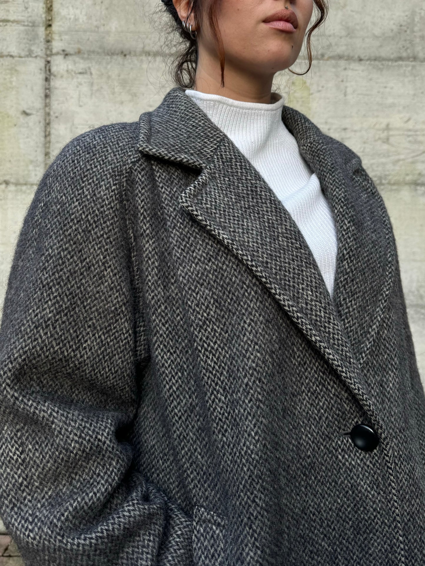 Cappotto corto sartoriale grigio spigato in pura lana vergine