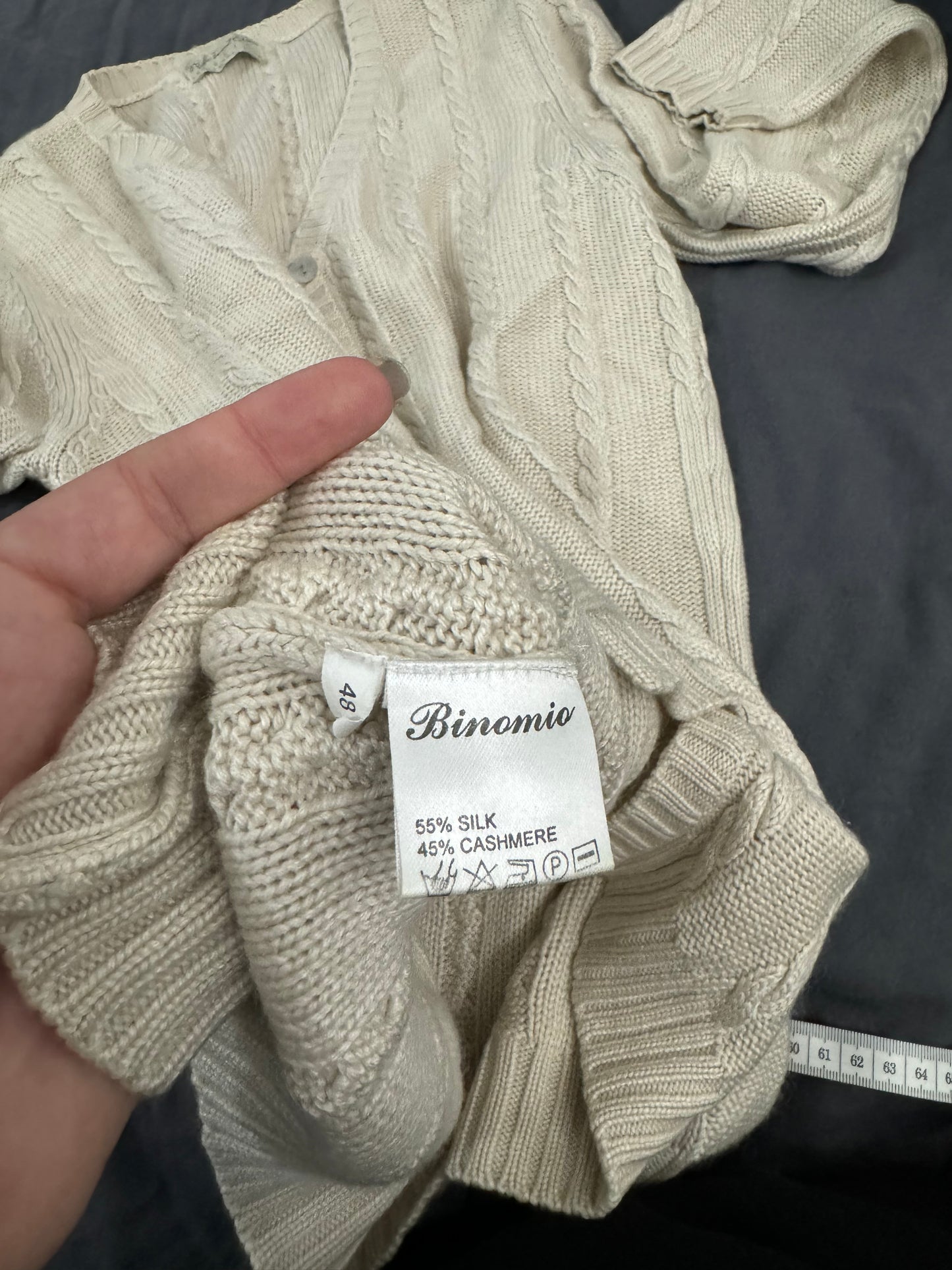 Cardigan intrecciato color perla in misto cashmere e seta