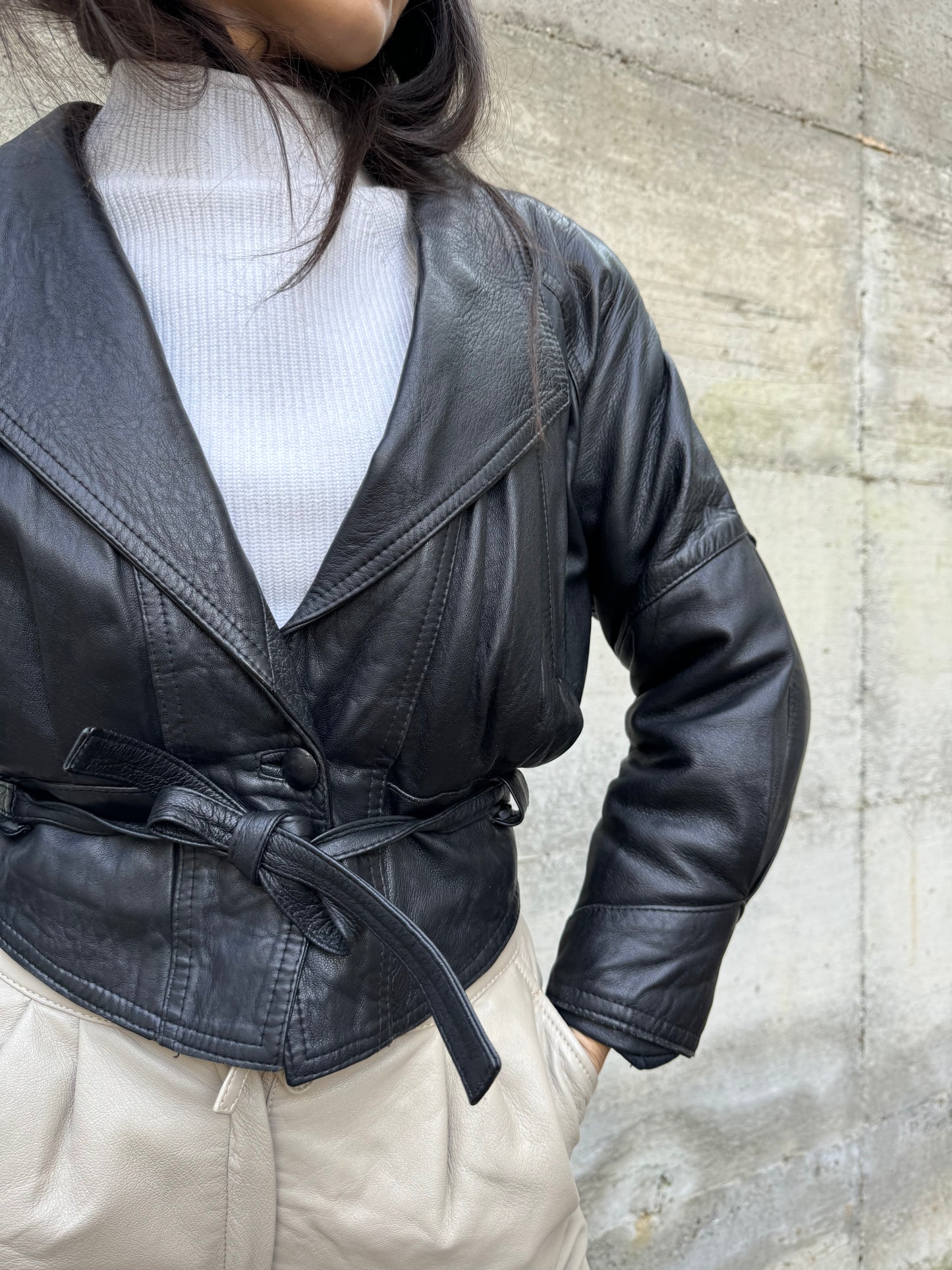 Giacca 80s crop in vera pelle nappata