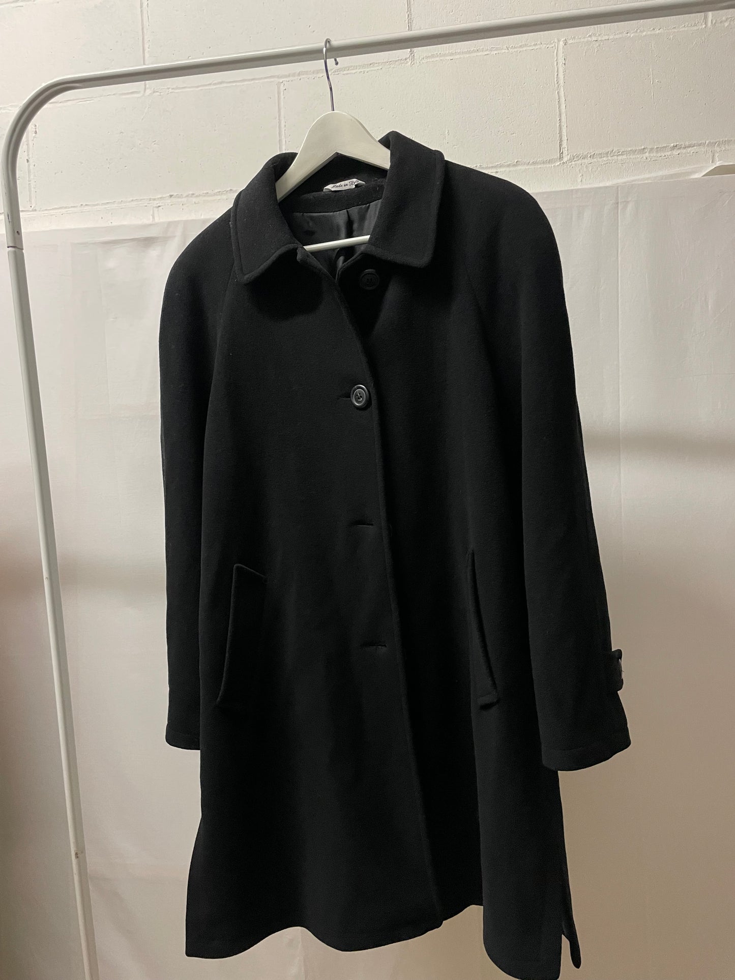 Cappotto nero sartoriale monopetto in pura lana