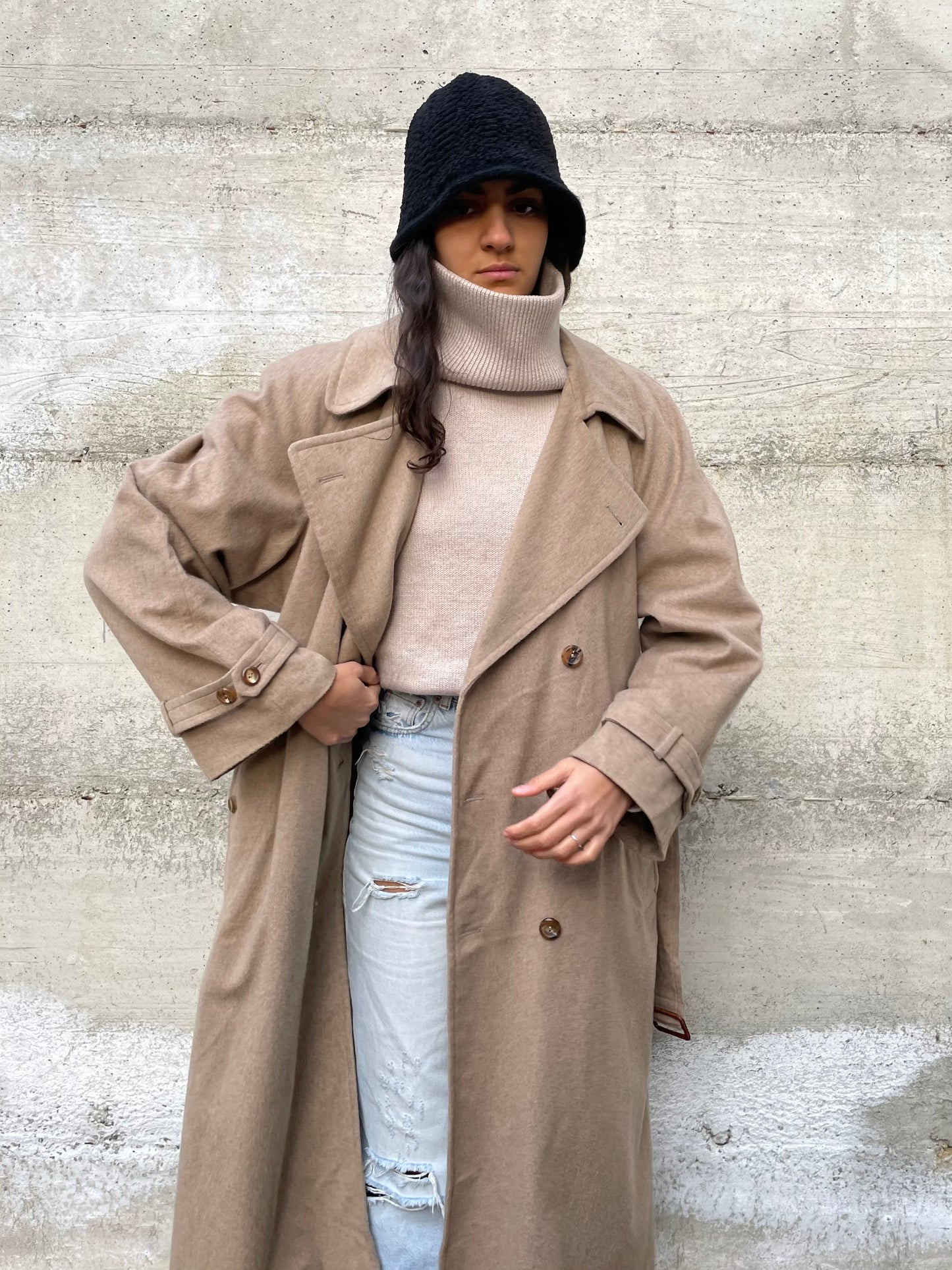 Cappotto sabbia AGNONA 100% cashmere, mezza fodera, con cintura. Taglia 48it uomo