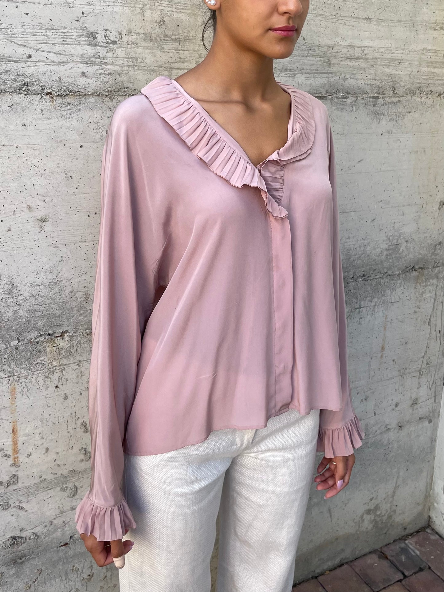 Blusa 100% seta scollo a V e balze, rosa antico, taglia L