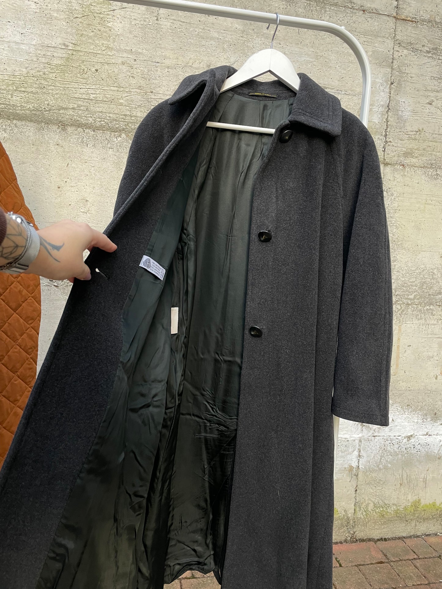 Cappotto sartoriale monopetto grigio scuro 100% lana vergine, in rara taglia 42it