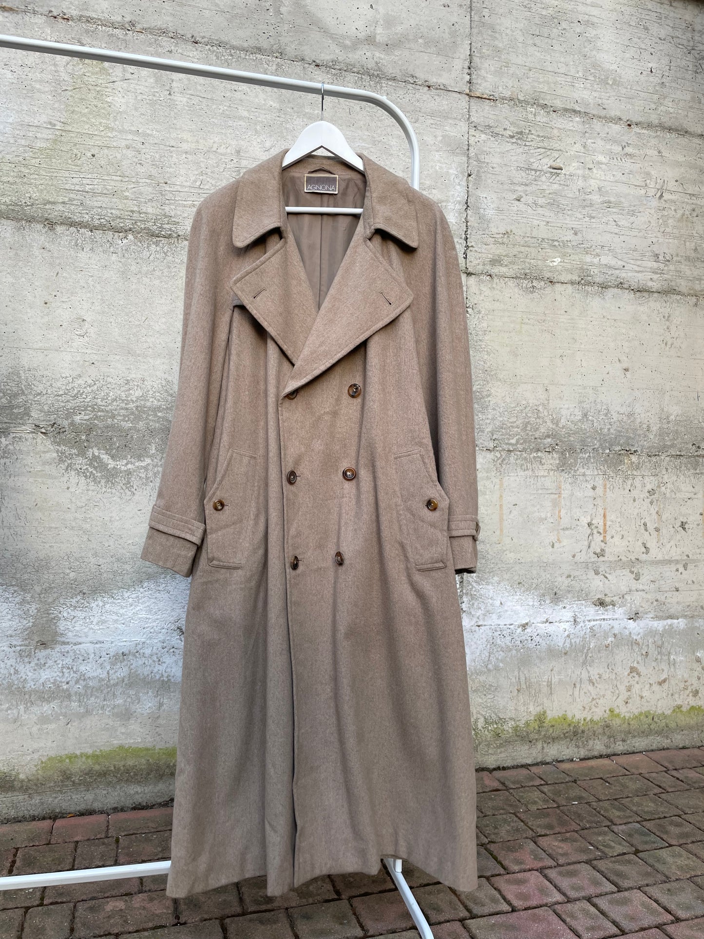 Cappotto sabbia AGNONA 100% cashmere, mezza fodera, con cintura. Taglia 48it uomo