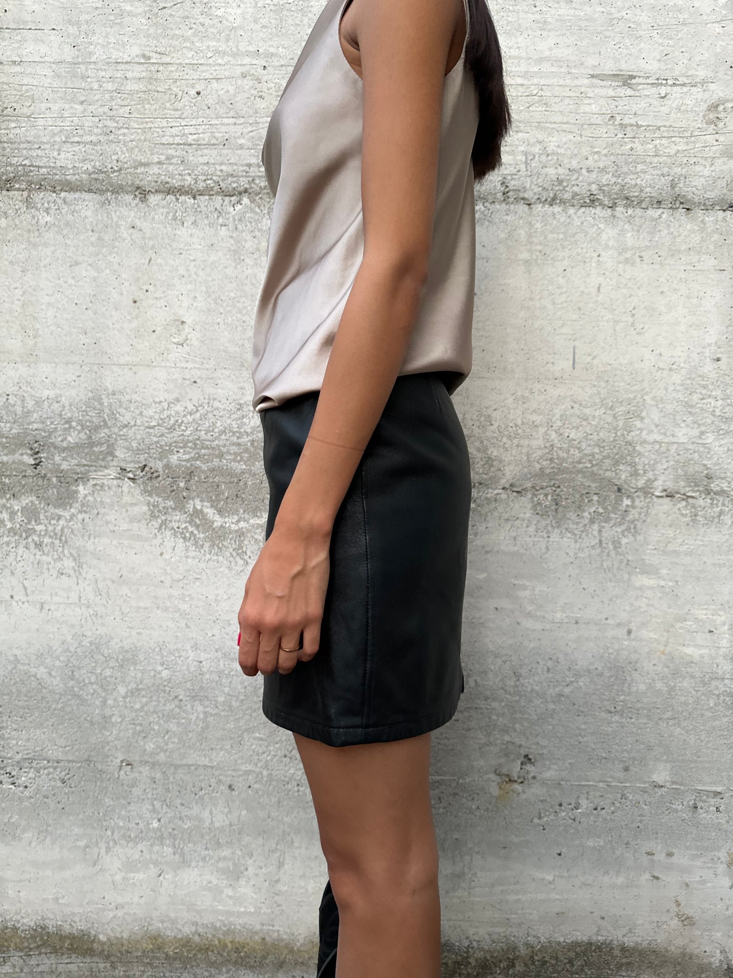 Minigonna in vera pelle, taglia 40it