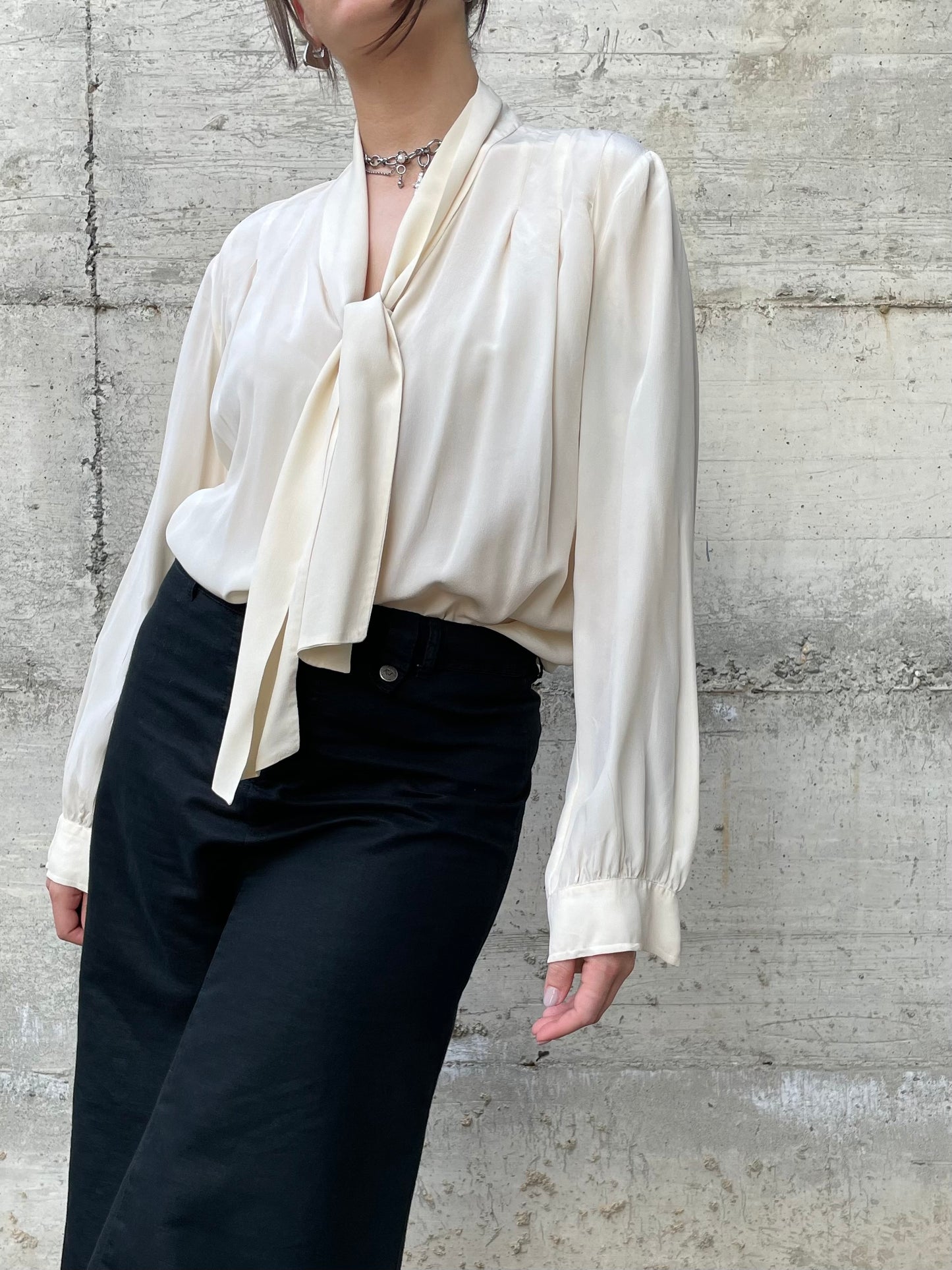 Camicia sartoriale 100% seta panna - nodo frontale