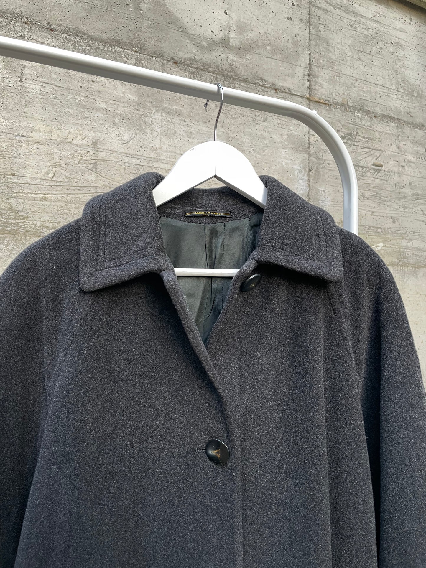 Cappotto sartoriale monopetto grigio scuro 100% lana vergine, in rara taglia 42it