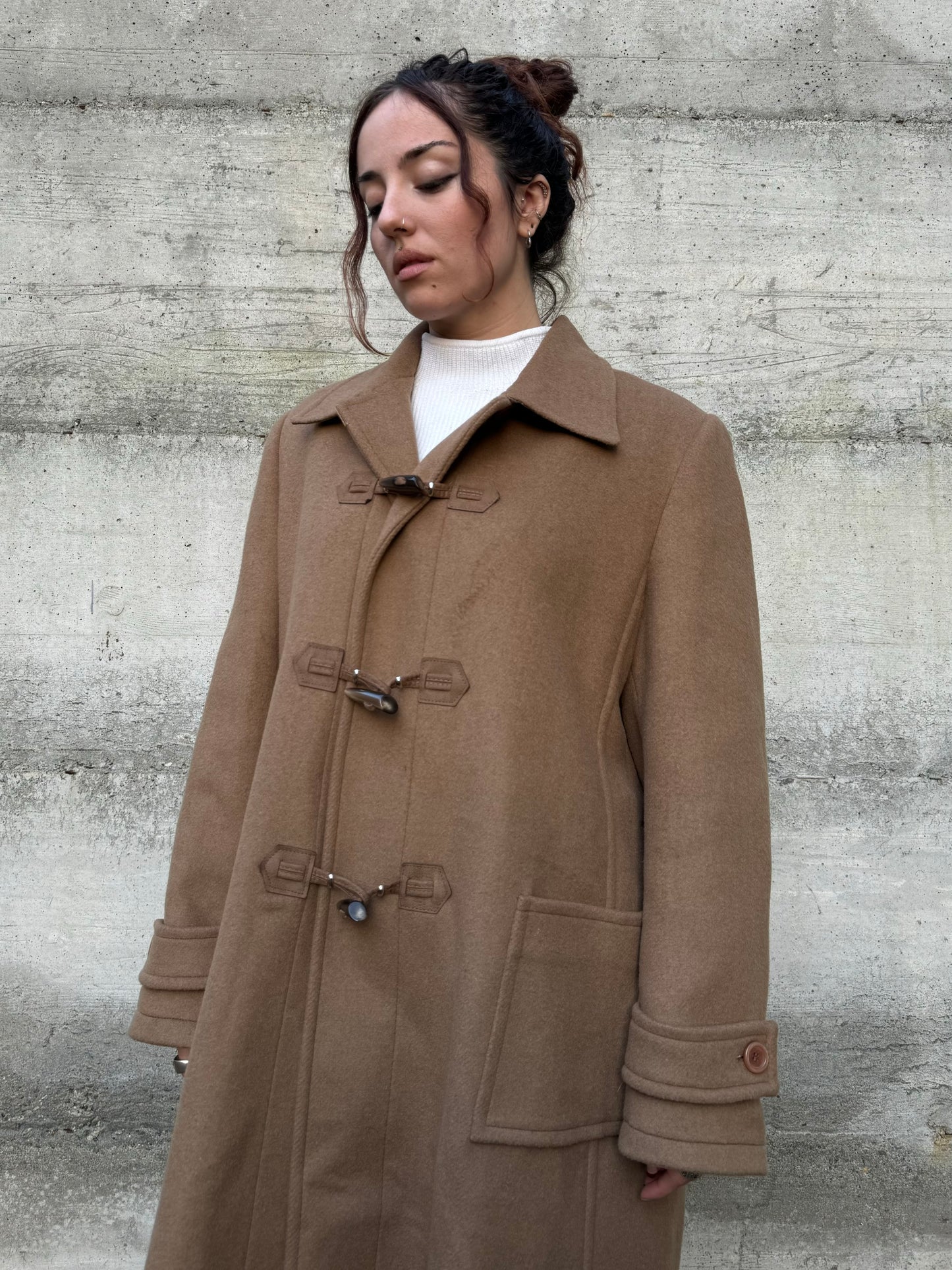 Cappotto donna cammello con alamari in lana vergine