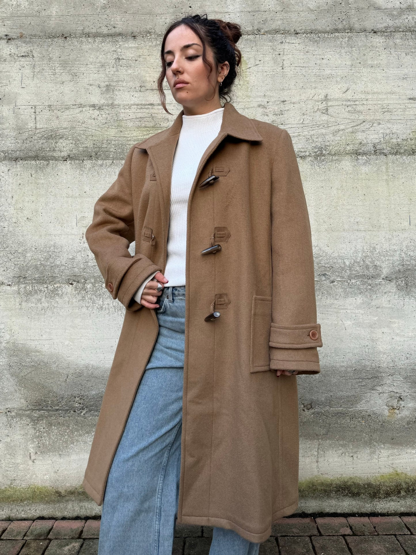 Cappotto donna cammello con alamari in lana vergine